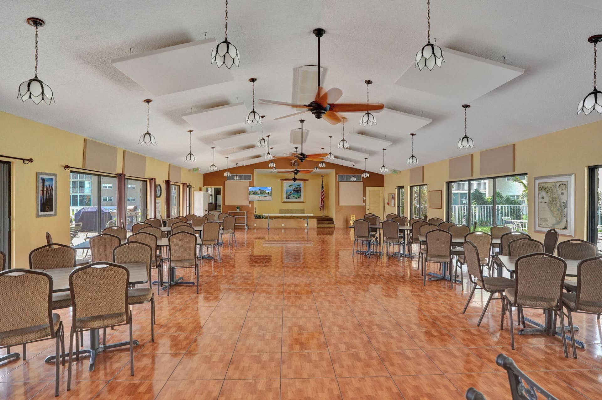 202 SE 10TH Street, #203, Dania Beach, FL 33004 Clubhouse 2