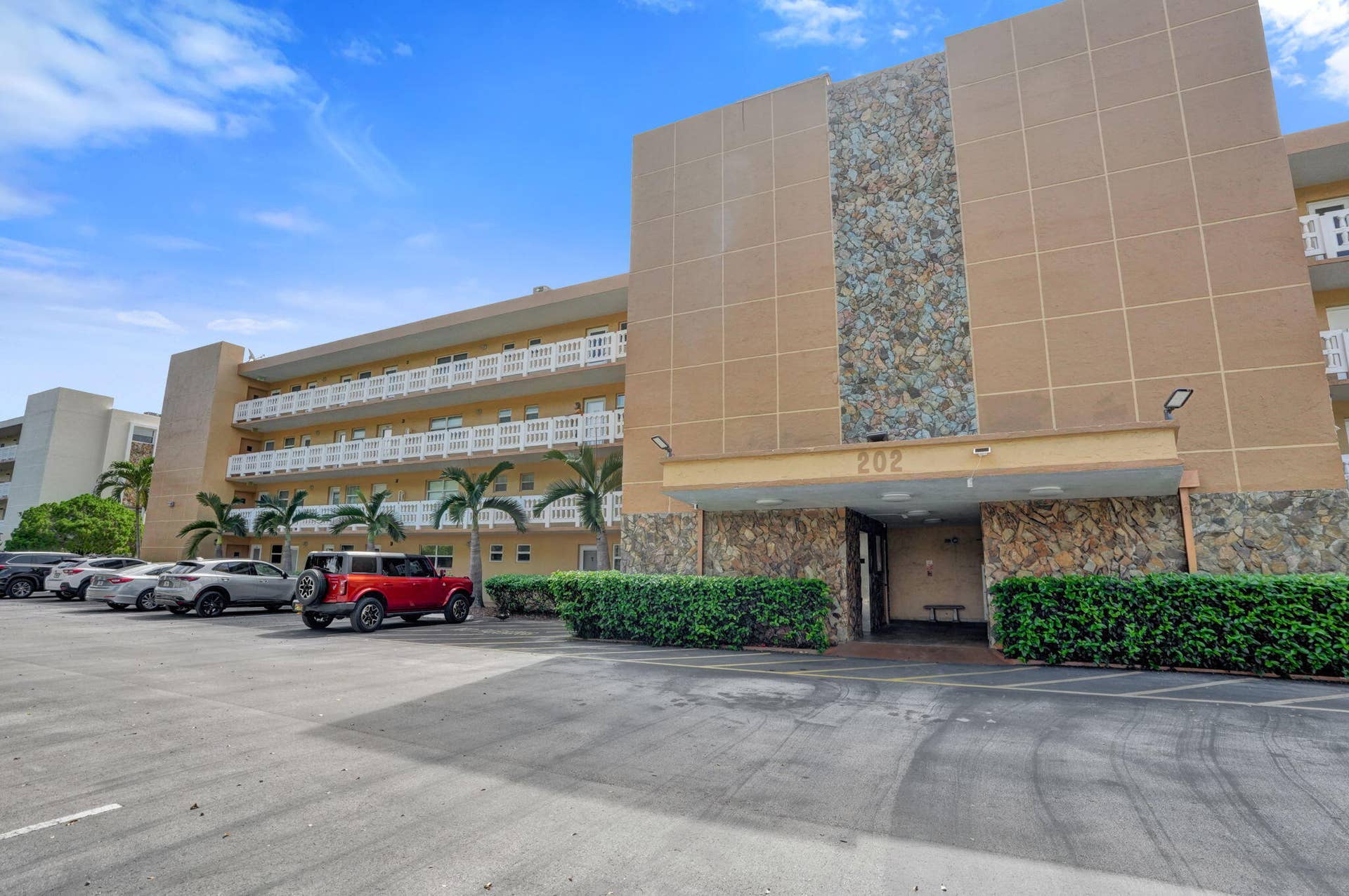 202 SE 10TH Street, #203, Dania Beach, FL 33004 Building