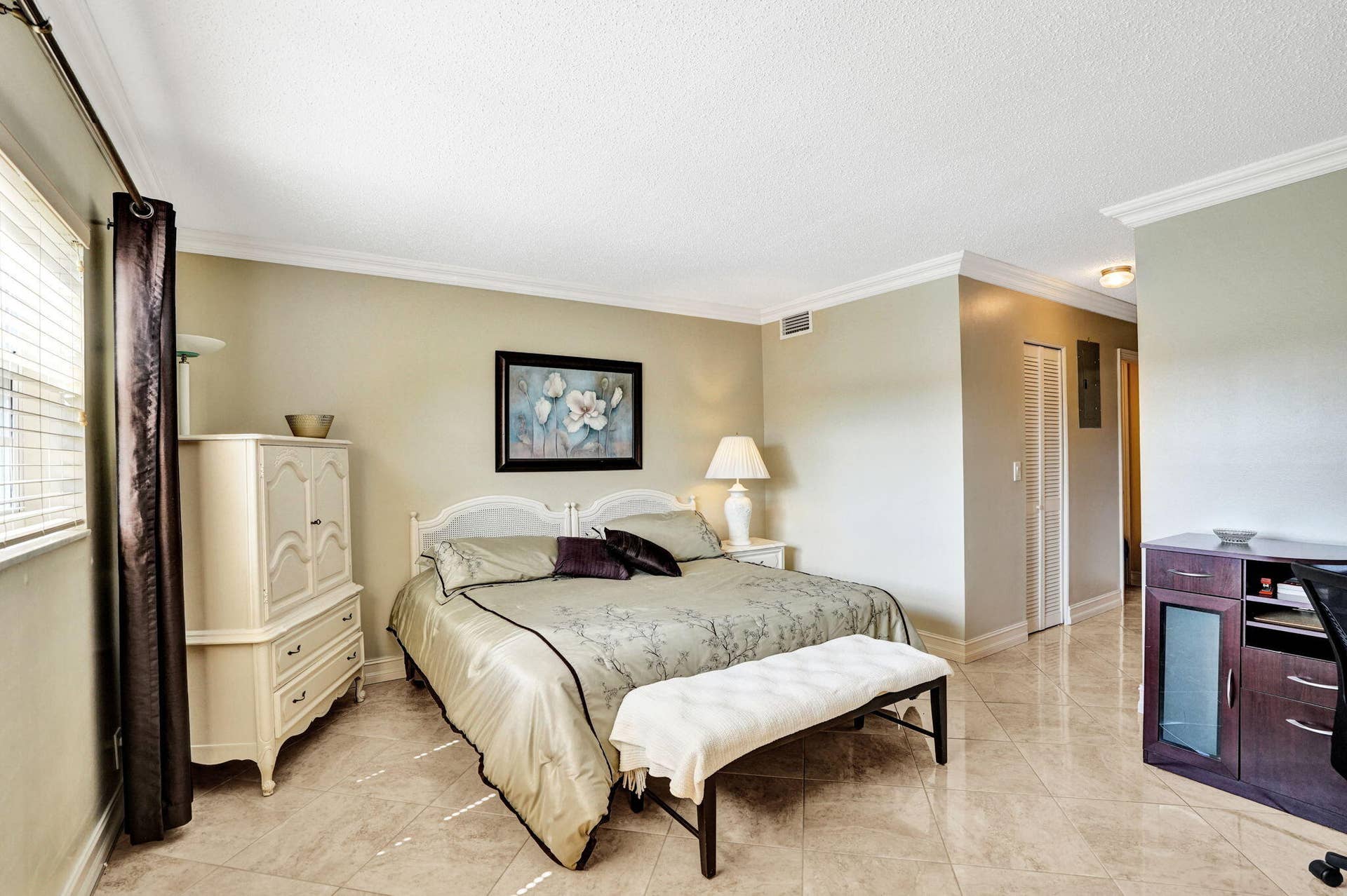 202 SE 10TH Street, #203, Dania Beach, FL 33004 Bedroom
