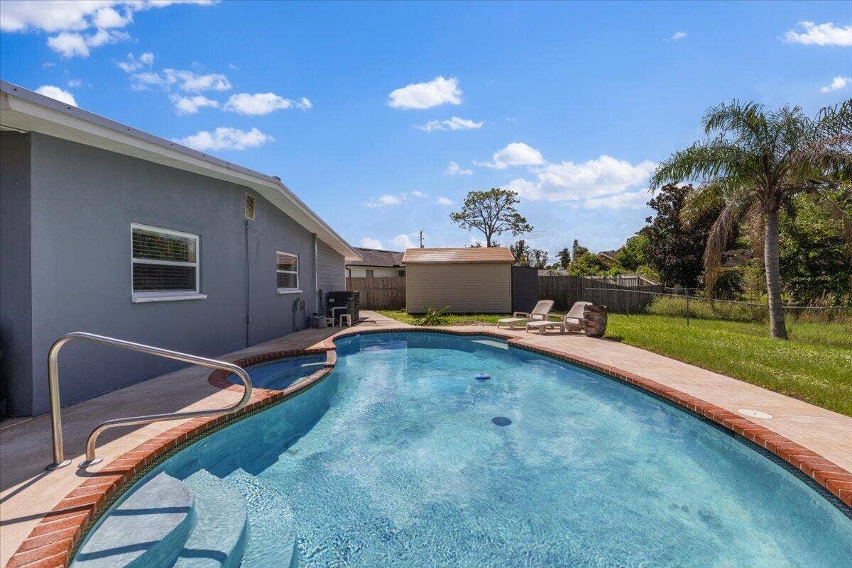 6005 Lantana Drive, Fort Pierce, FL 34951 42-0B2A1850