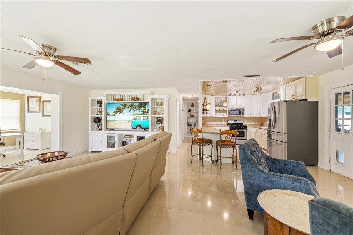 6005 Lantana Drive, Fort Pierce, FL 34951 17-0B2A1541