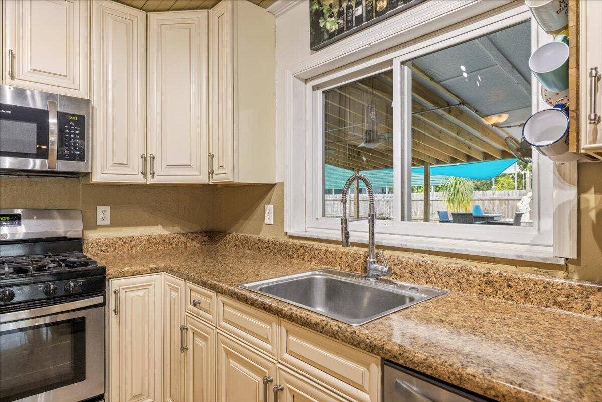 6005 Lantana Drive, Fort Pierce, FL 34951 24-0B2A1676