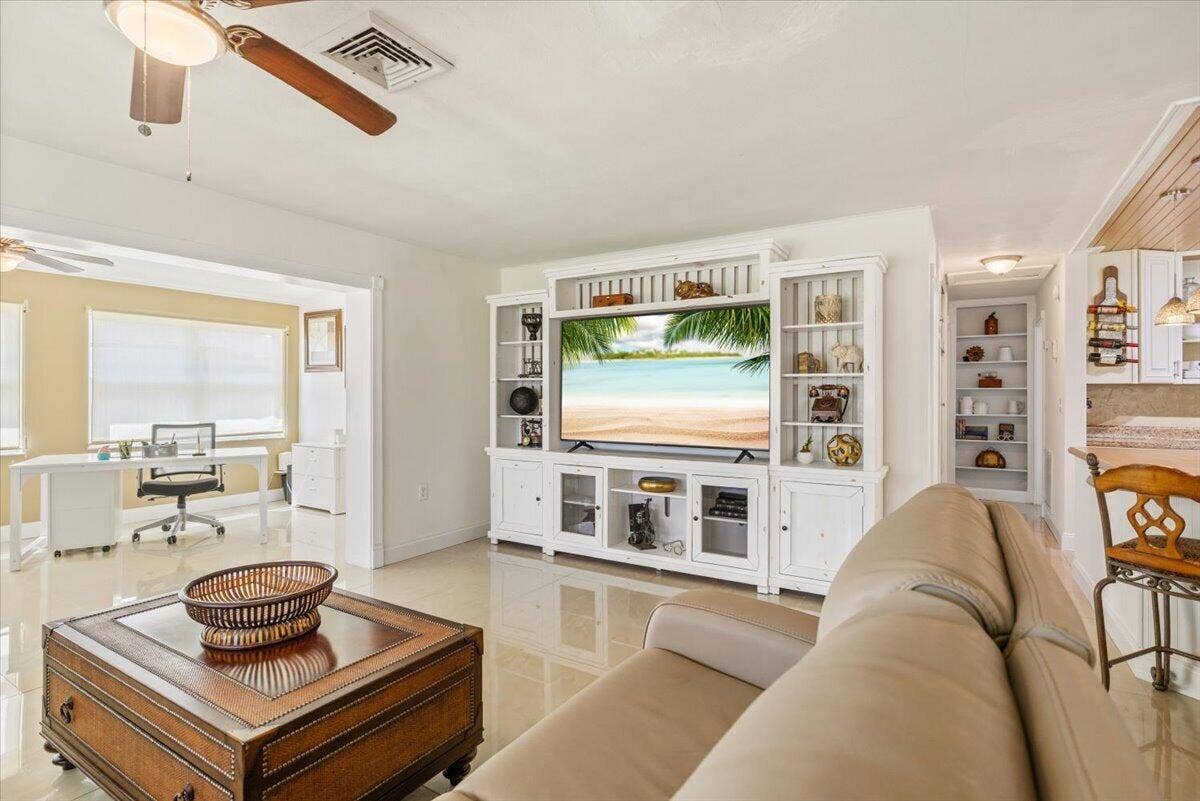 6005 Lantana Drive, Fort Pierce, FL 34951 21-0B2A1636