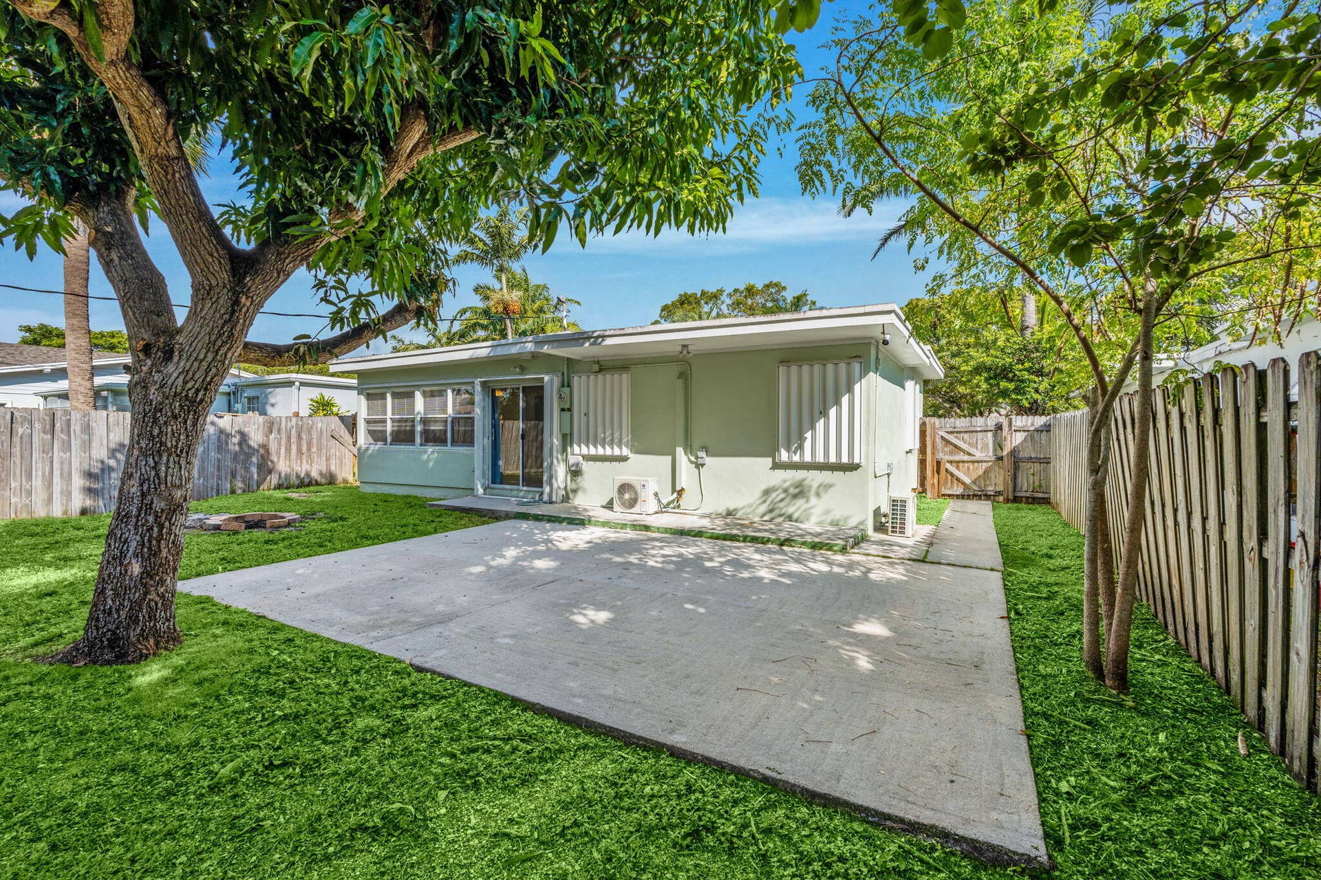 128 E Central Boulevard, Lantana, FL 33462 31-web-or-mls-A7401797