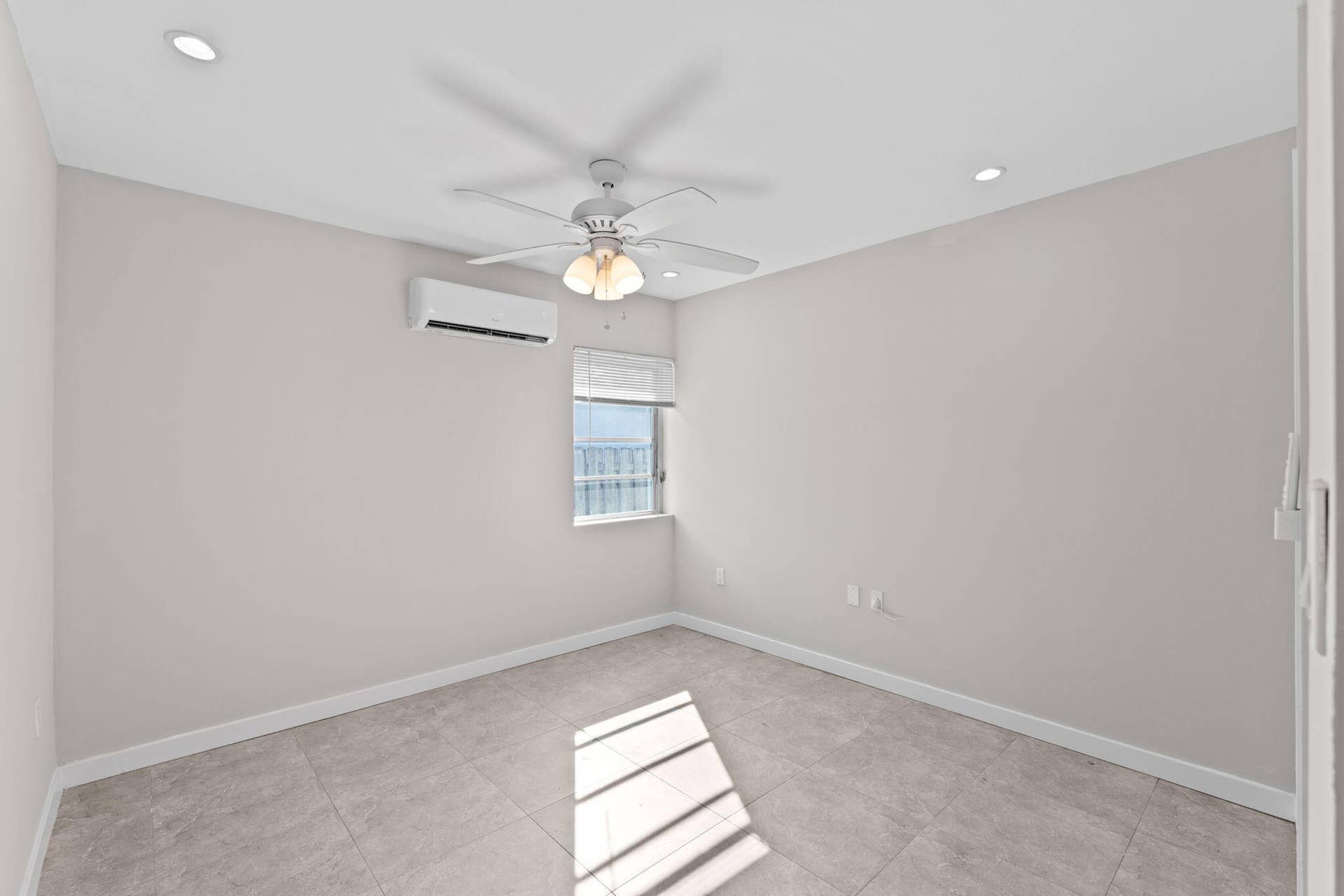128 E Central Boulevard, Lantana, FL 33462 22-web-or-mls-A7401698