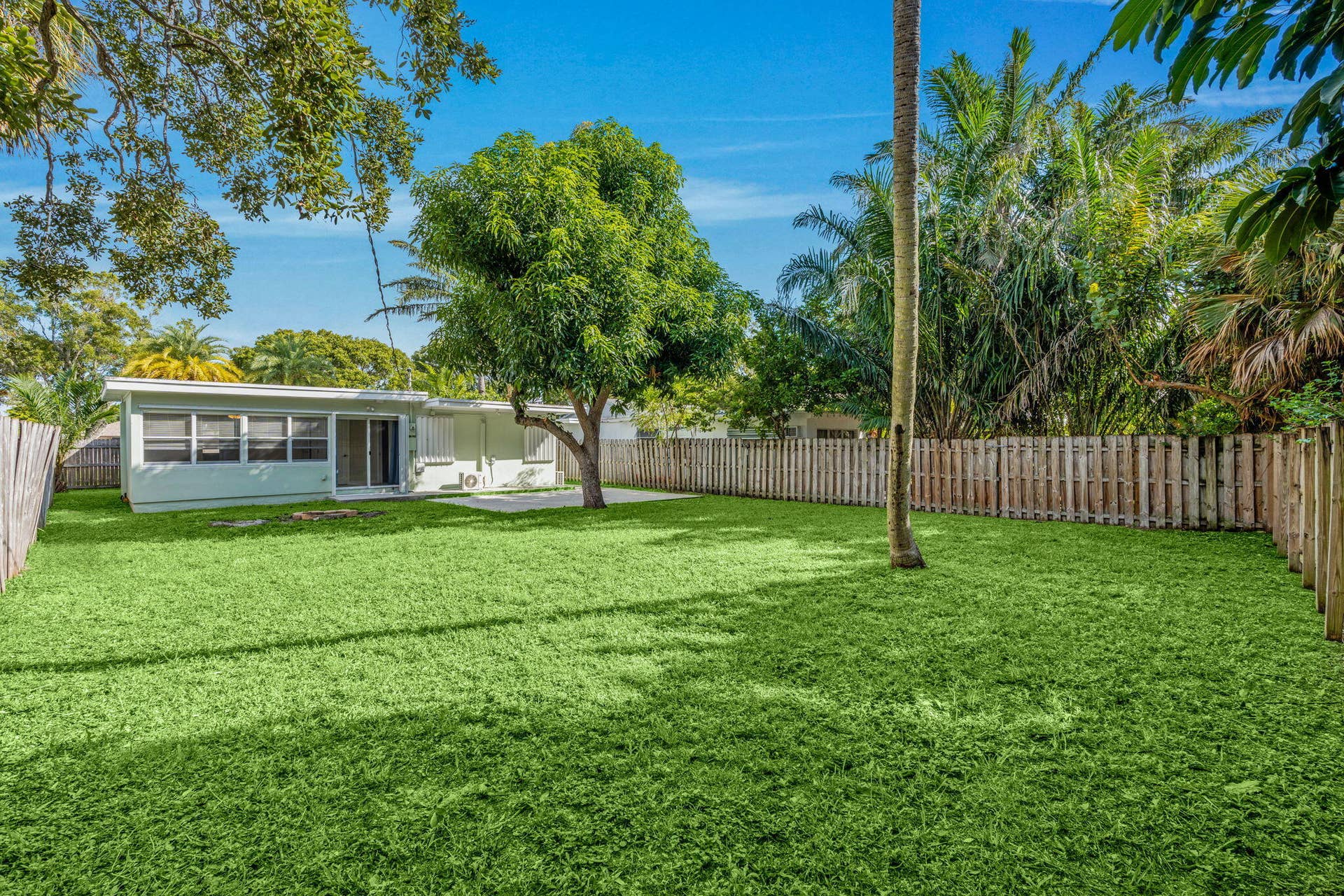 128 E Central Boulevard, Lantana, FL 33462 33-web-or-mls-A7401795