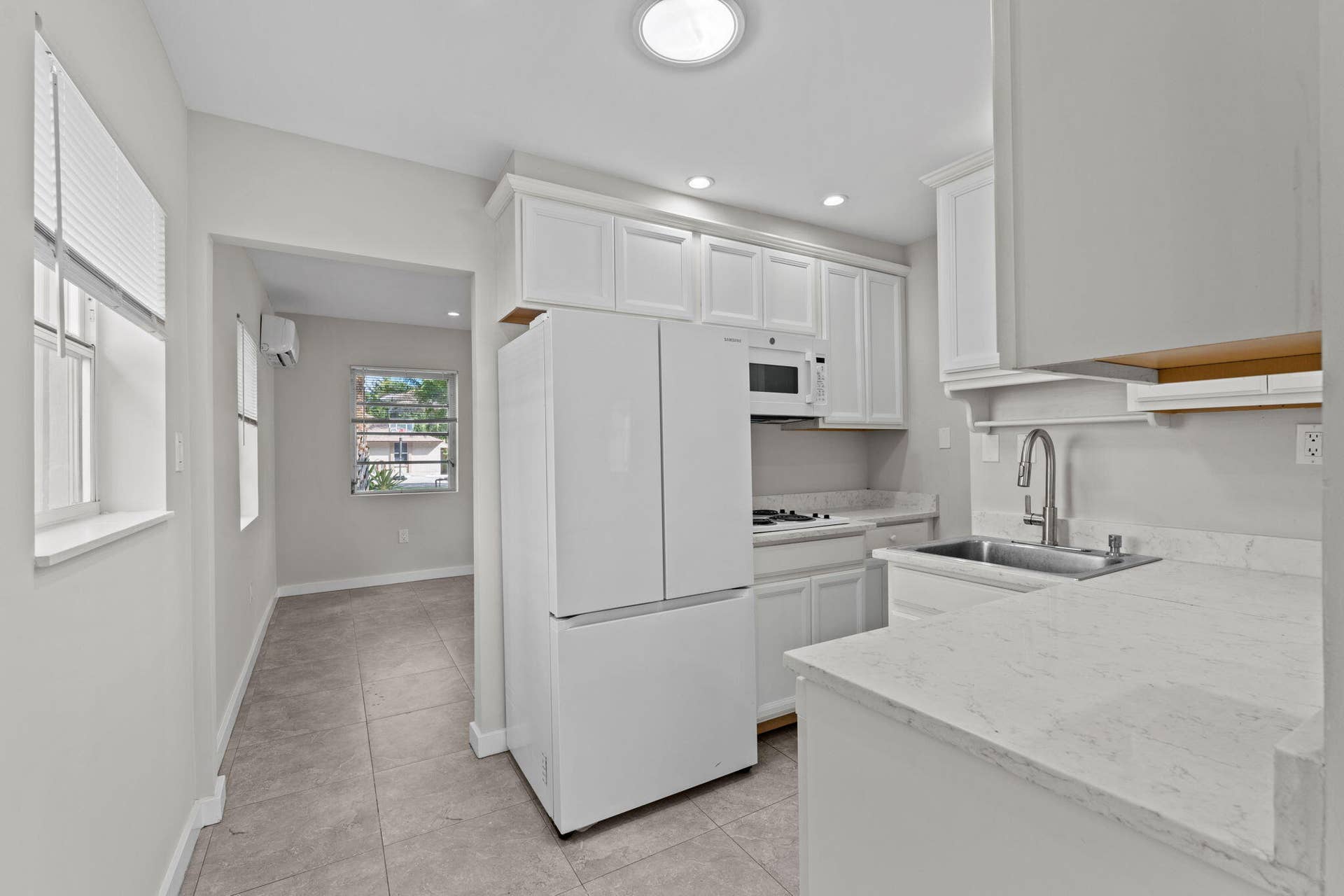 128 E Central Boulevard, Lantana, FL 33462 15-web-or-mls-A7401778