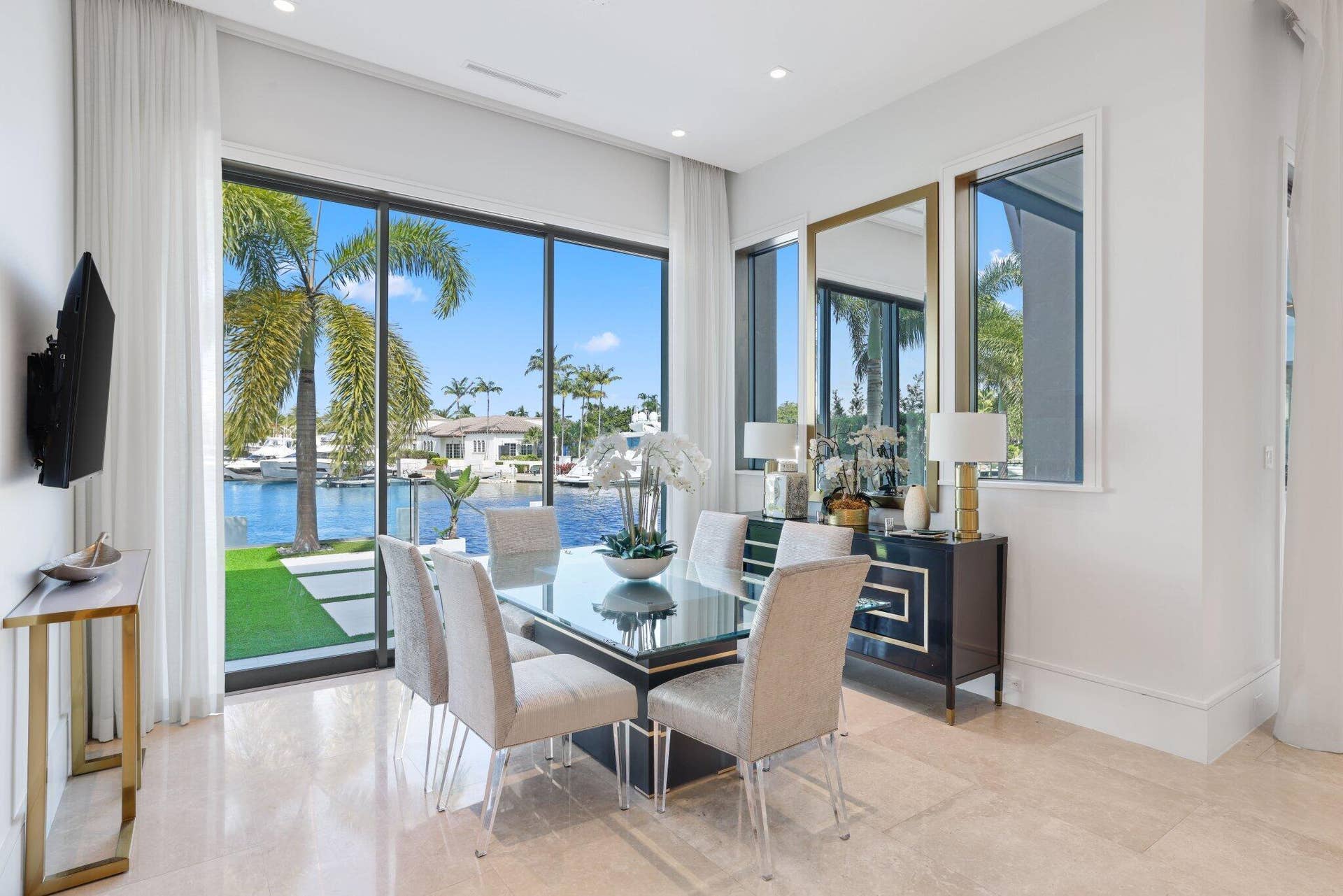 Breakfast area