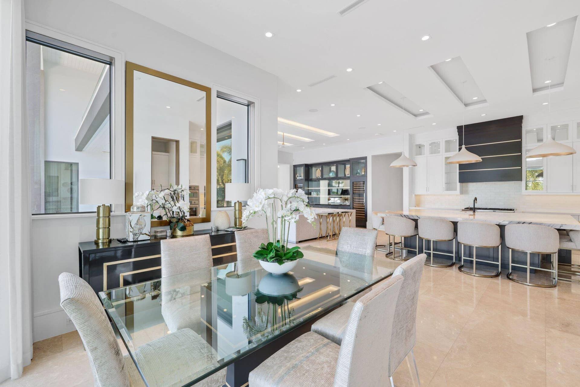 Breakfast area