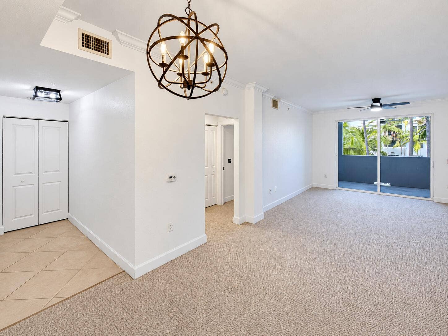1690 Renaissance Commons Boulevard, #1422, Boynton Beach, FL 33426 Entry/Living Space