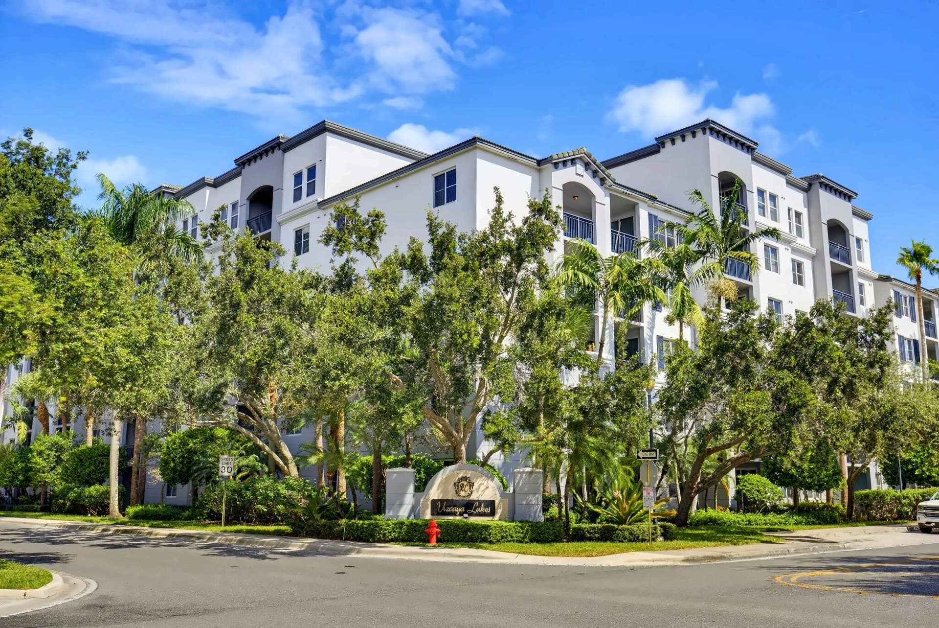 1690 Renaissance Commons Boulevard, #1422, Boynton Beach, FL 33426 Vizcaya Lakes