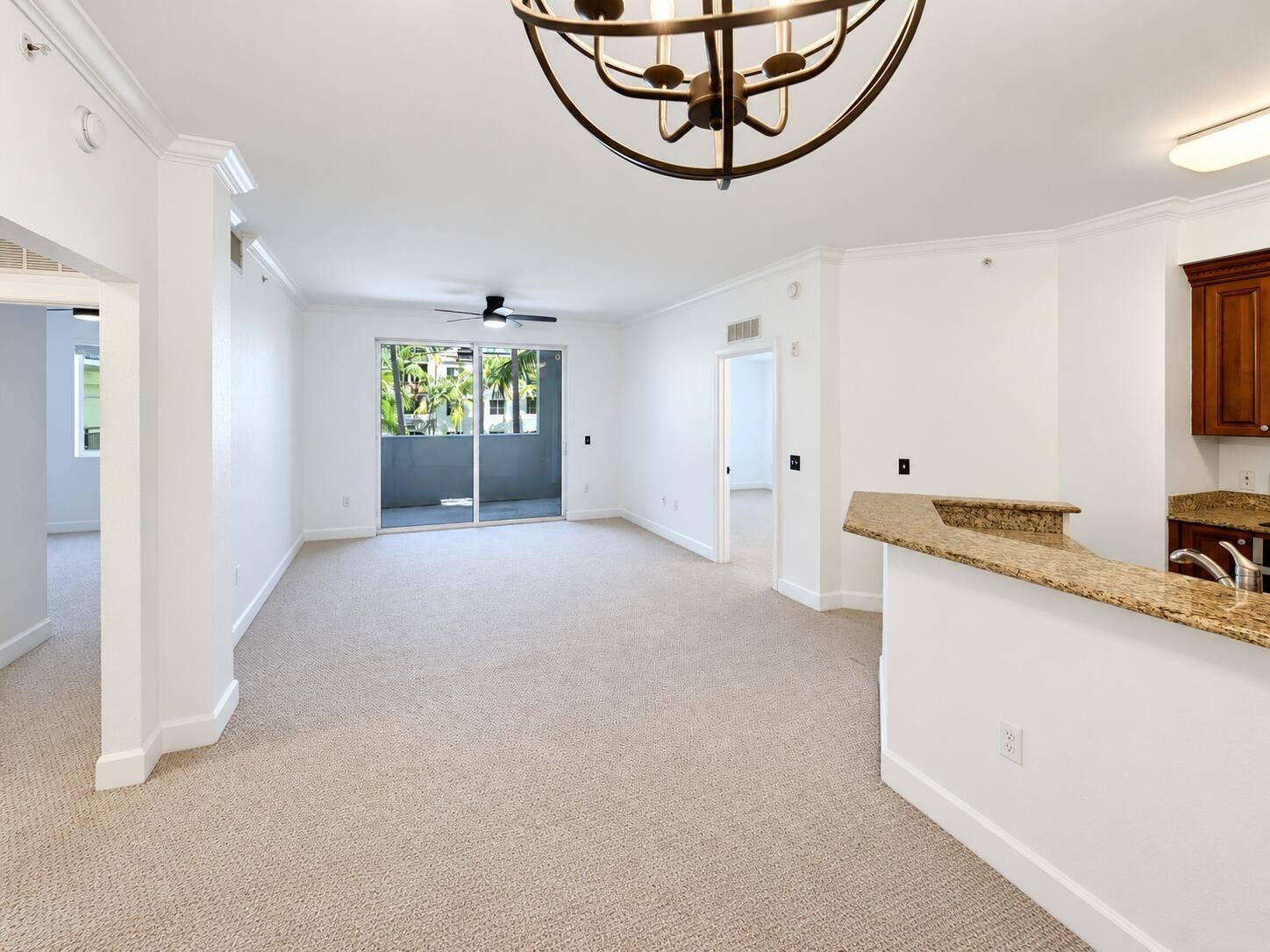 1690 Renaissance Commons Boulevard, #1422, Boynton Beach, FL 33426 Living Room