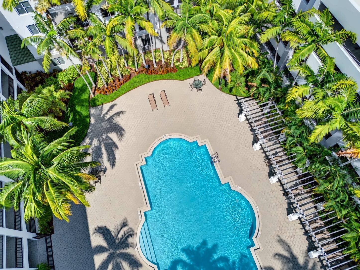 1690 Renaissance Commons Boulevard, #1422, Boynton Beach, FL 33426 Courtyard Pool
