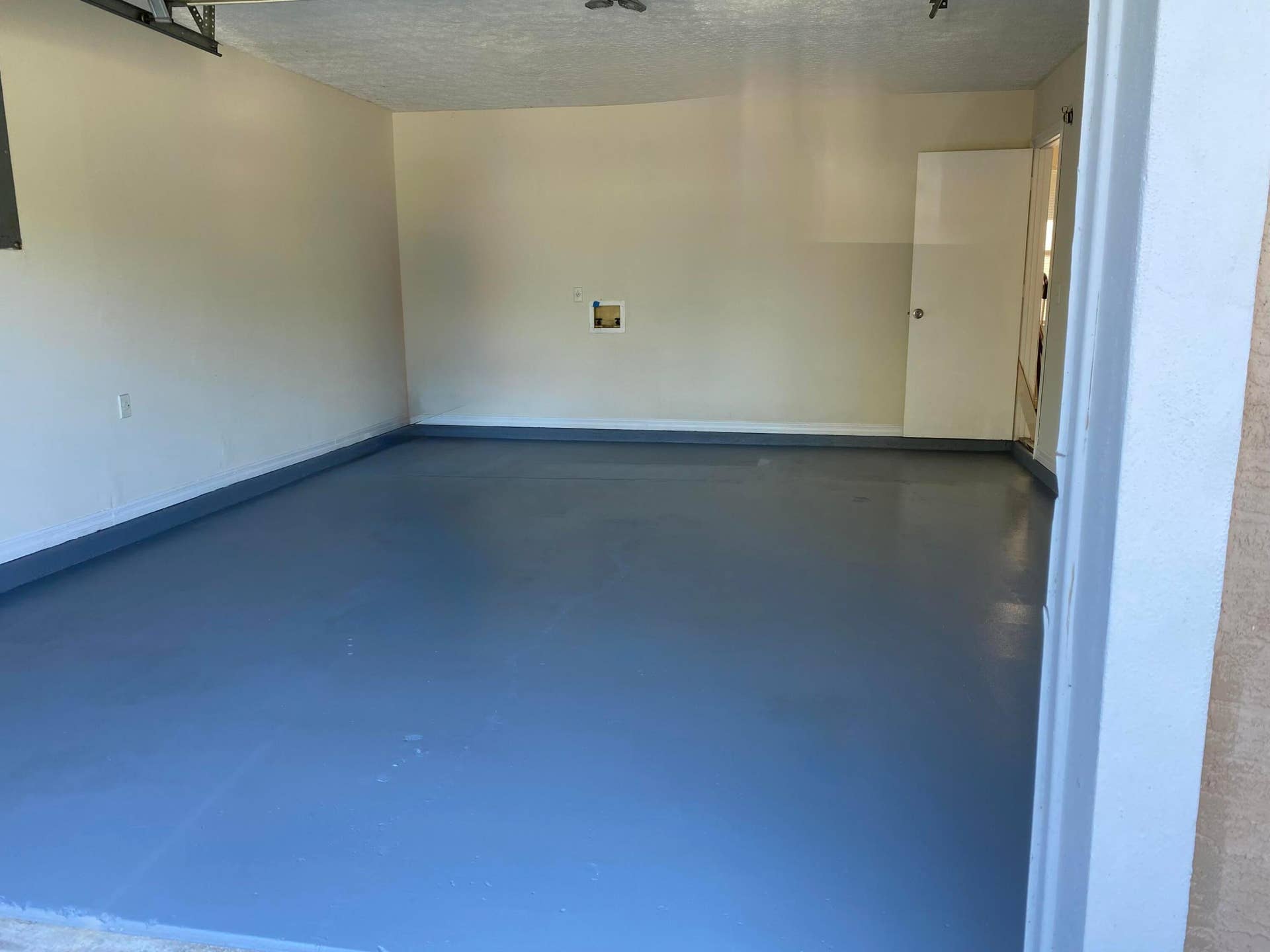 2268 SE LONGHORN Avenue, Port St Lucie, FL 34952 garage