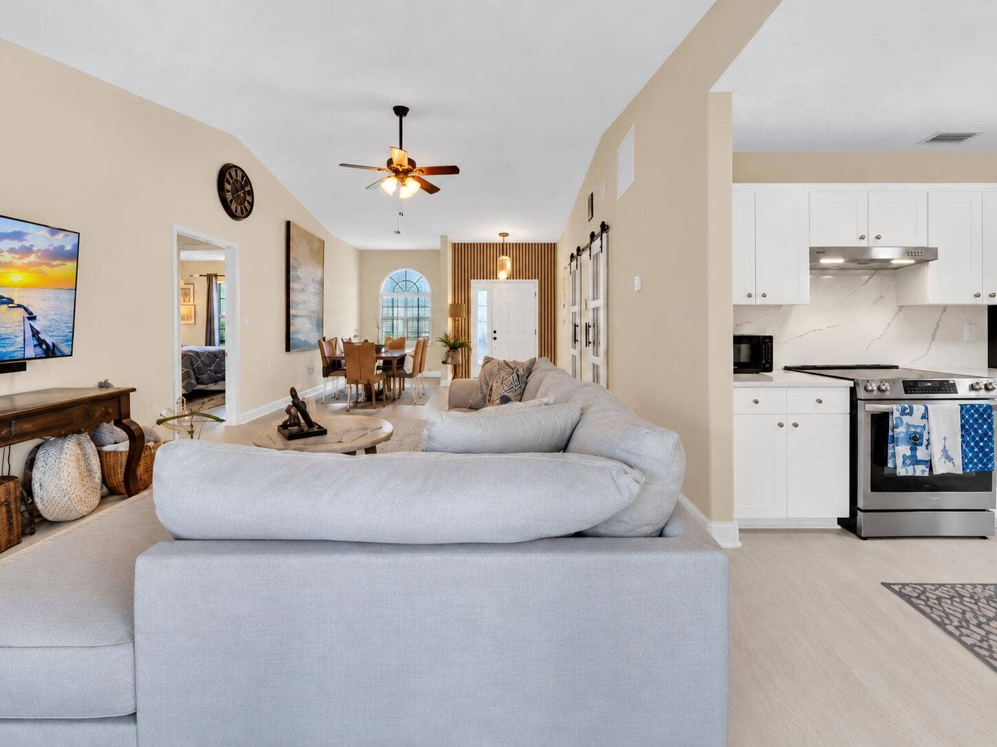2268 SE LONGHORN Avenue, Port St Lucie, FL 34952 *39 open concept living area