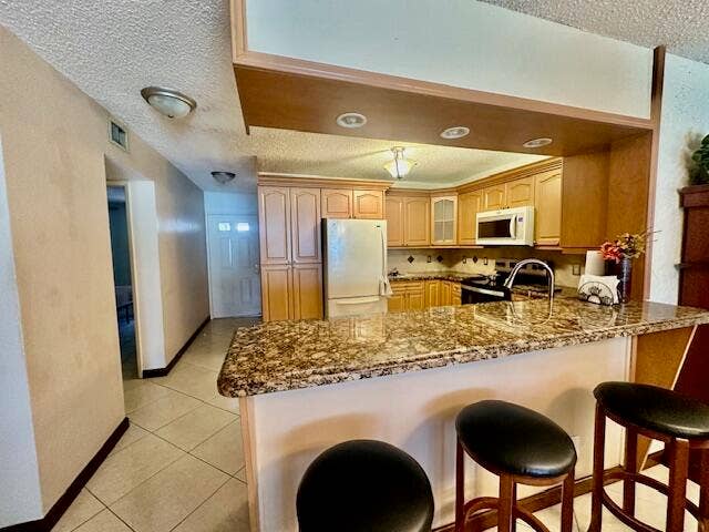 18900 Haywood Terrace, #5, Boca Raton, FL 33496 Open Kitchen