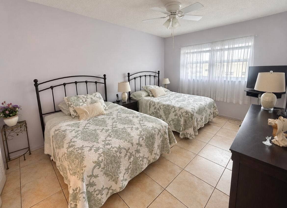 5300 WASHINGTON Street, #M309, Hollywood, FL 33021 IMG_1534