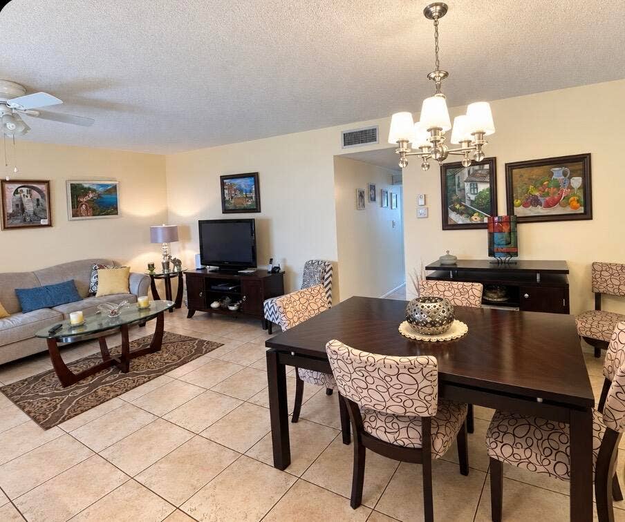 5300 WASHINGTON Street, #M309, Hollywood, FL 33021 IMG_1549