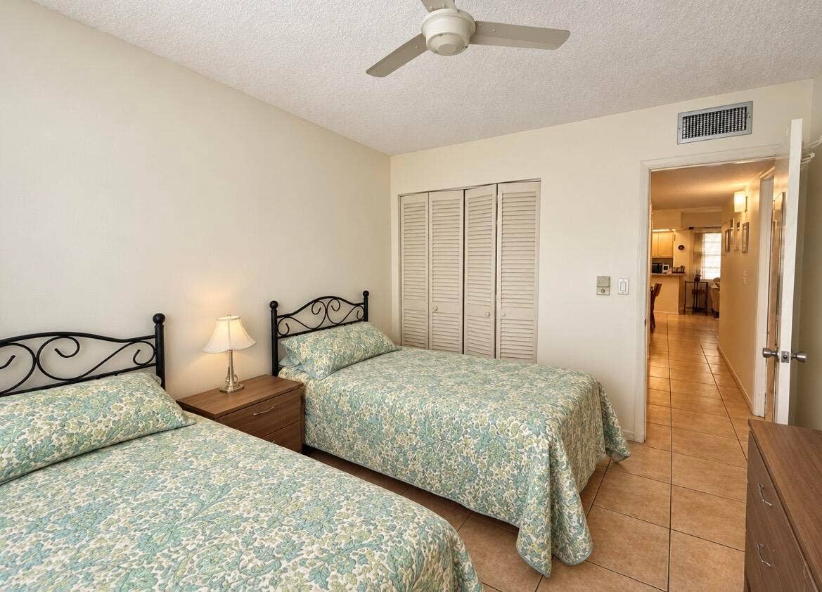 5300 WASHINGTON Street, #M309, Hollywood, FL 33021 IMG_1547