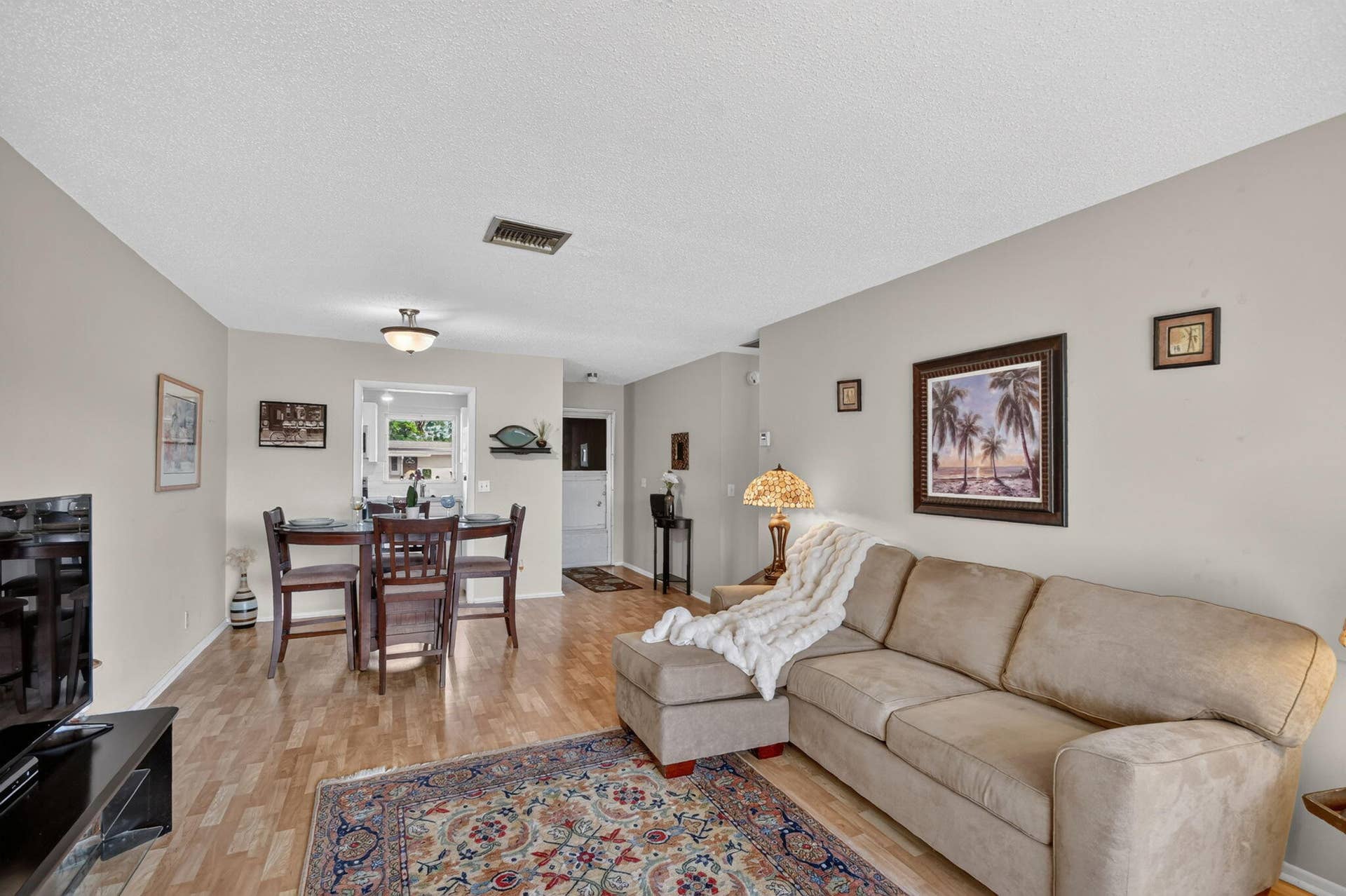 2593 DUDLEY Drive W, #I, West Palm Beach, FL 33415 Livingroom