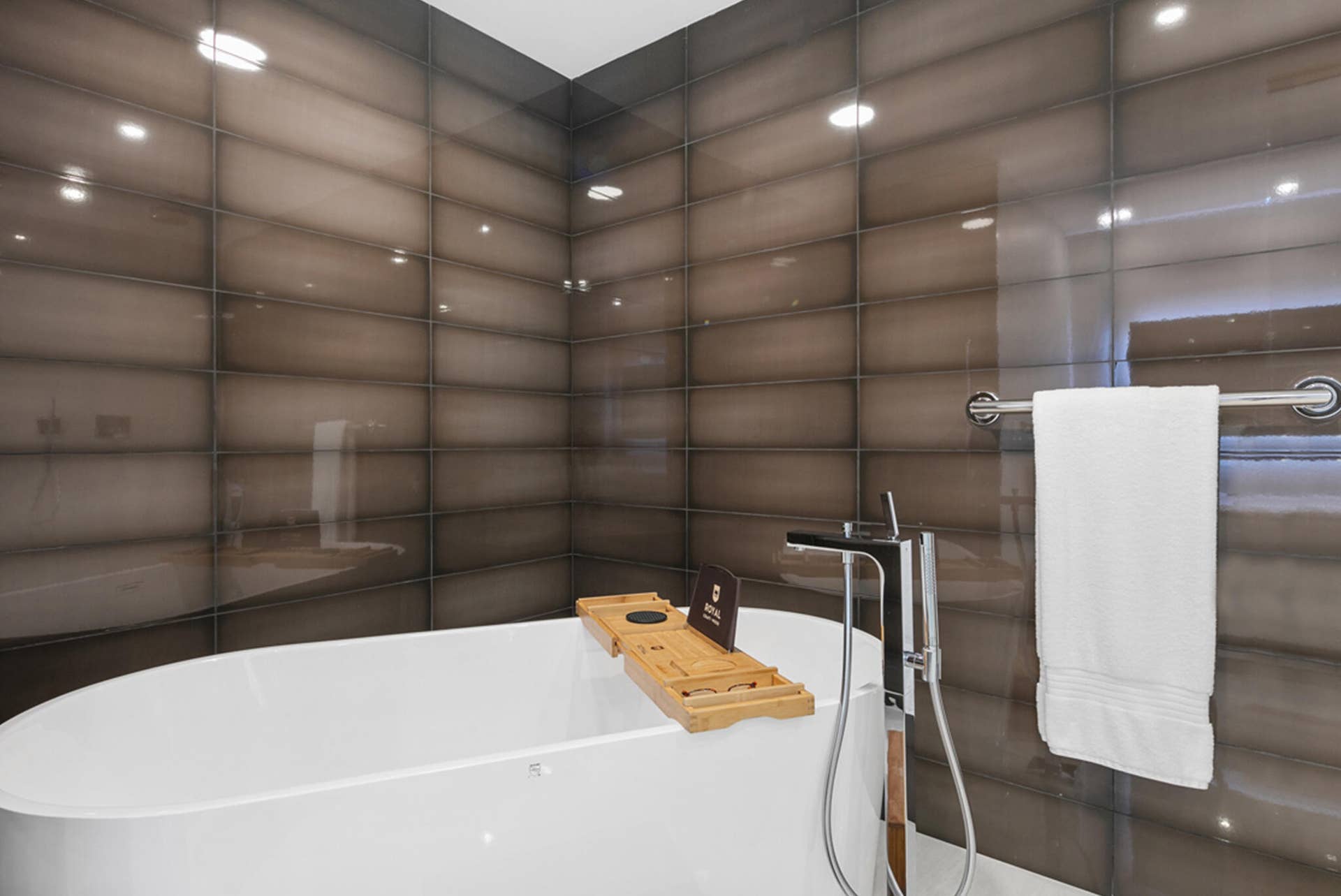 920 Intracoastal Drive, #1503, Fort Lauderdale, FL 33304 _0033_Aquablu-1503 MLS_0028_Master Bath