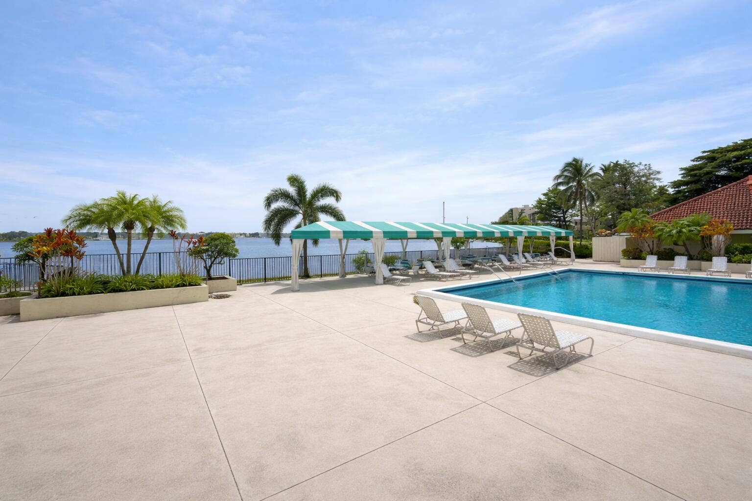 110 LAKE EMERALD Drive, #103, Oakland Park, FL 33309 Main Pool