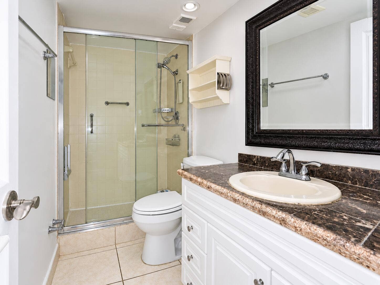 110 LAKE EMERALD Drive, #103, Oakland Park, FL 33309 Primary Bathroom
