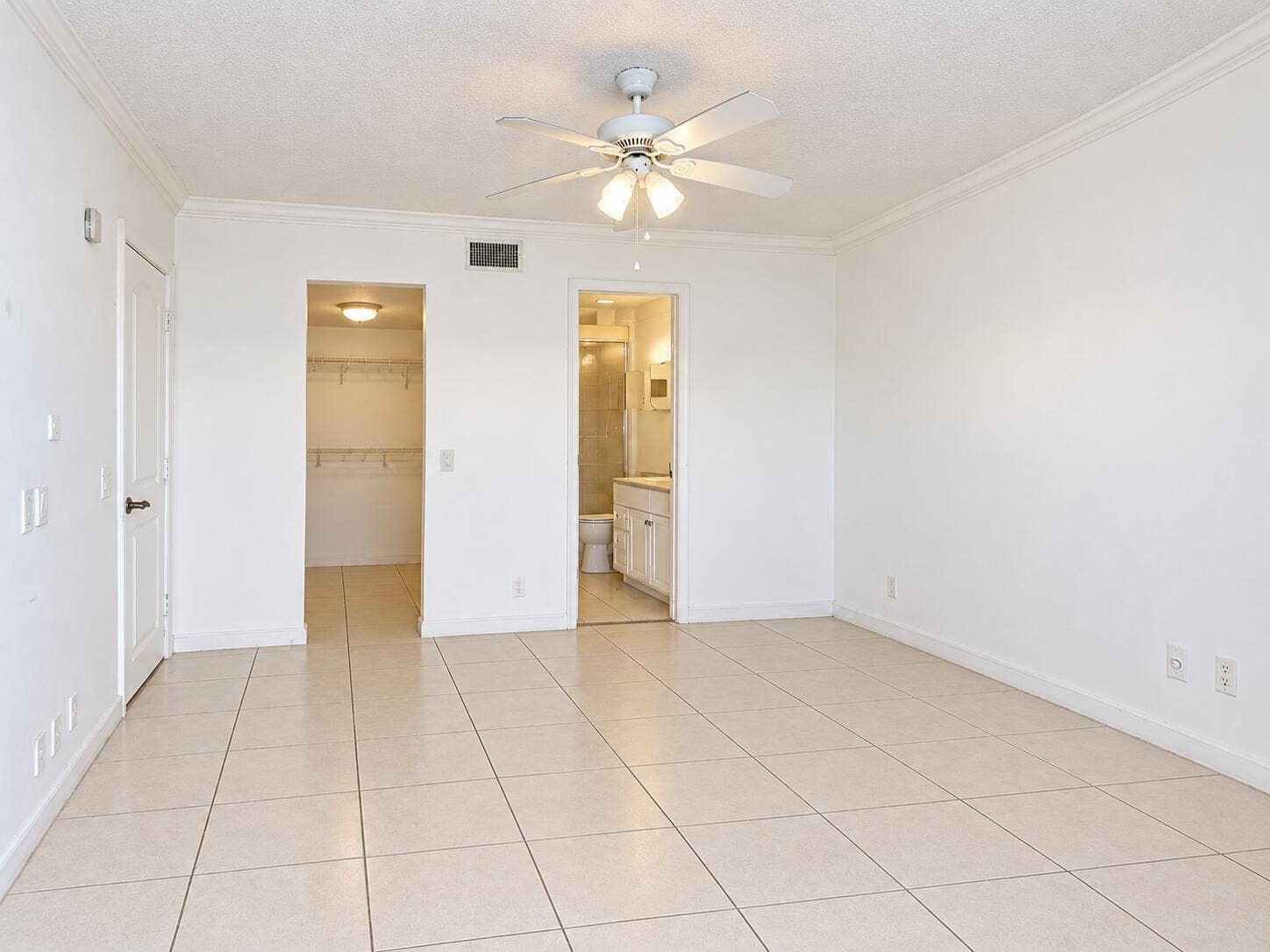 110 LAKE EMERALD Drive, #103, Oakland Park, FL 33309 Primary Bedroom