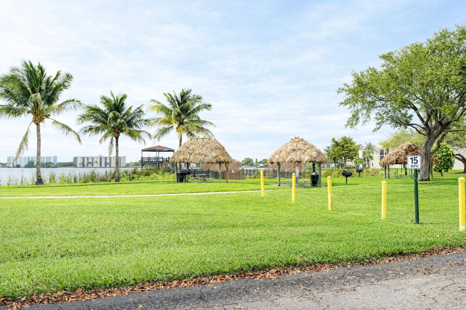 110 LAKE EMERALD Drive, #103, Oakland Park, FL 33309 Picnic Area