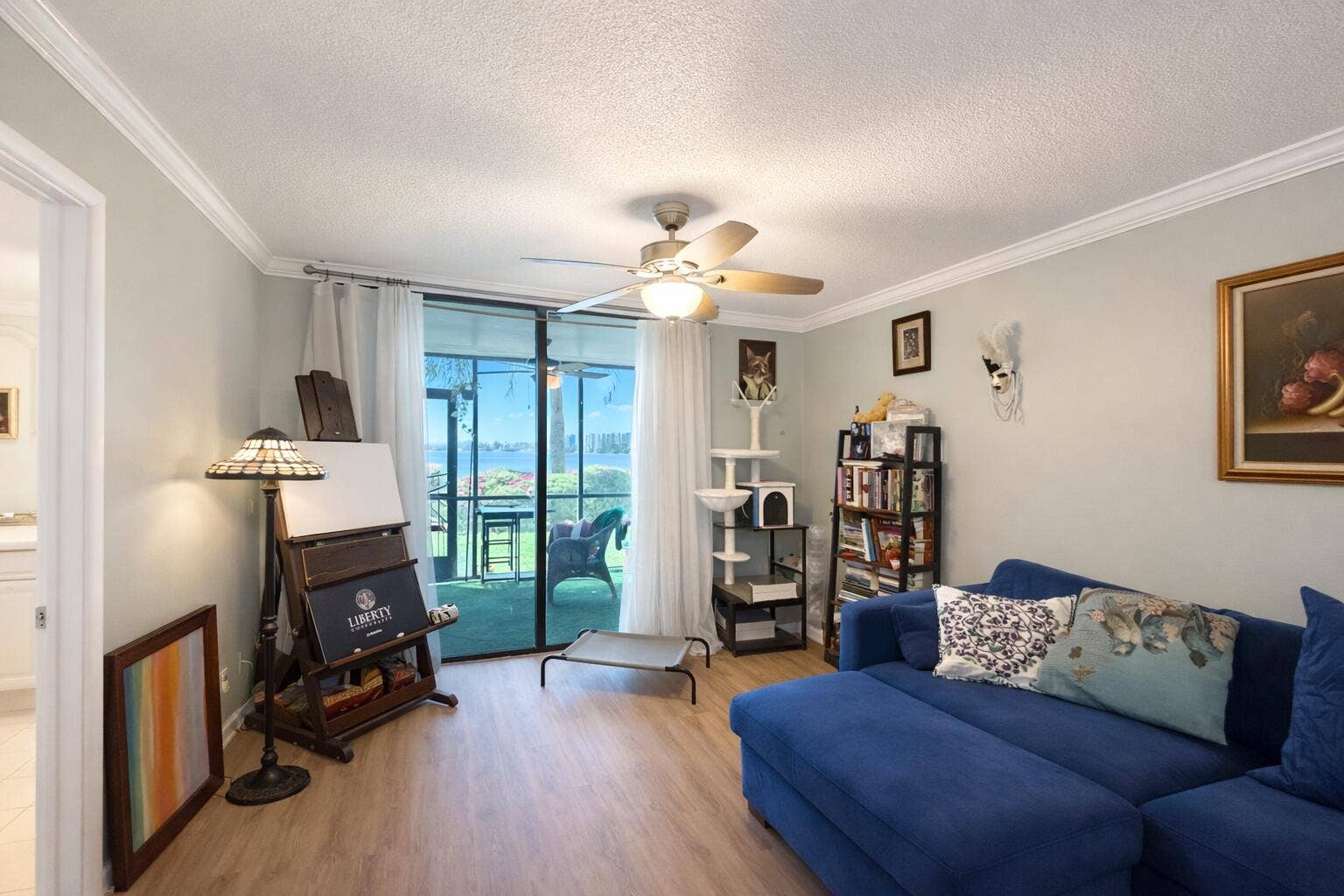 110 LAKE EMERALD Drive, #103, Oakland Park, FL 33309 Living Room
