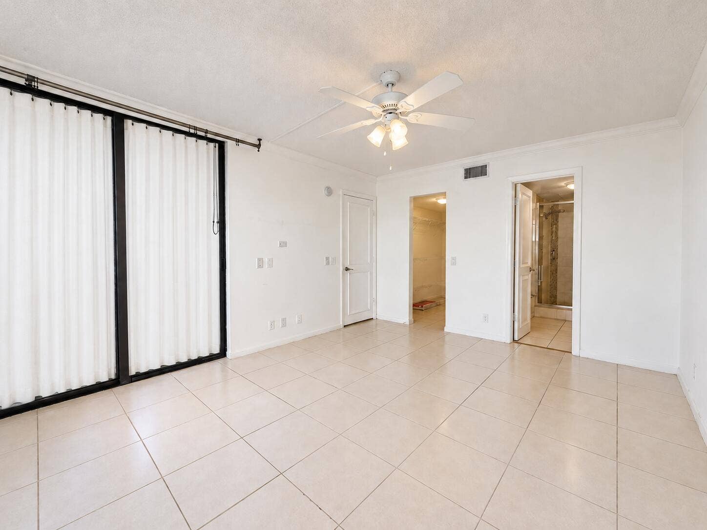 110 LAKE EMERALD Drive, #103, Oakland Park, FL 33309 Primary Bedroom
