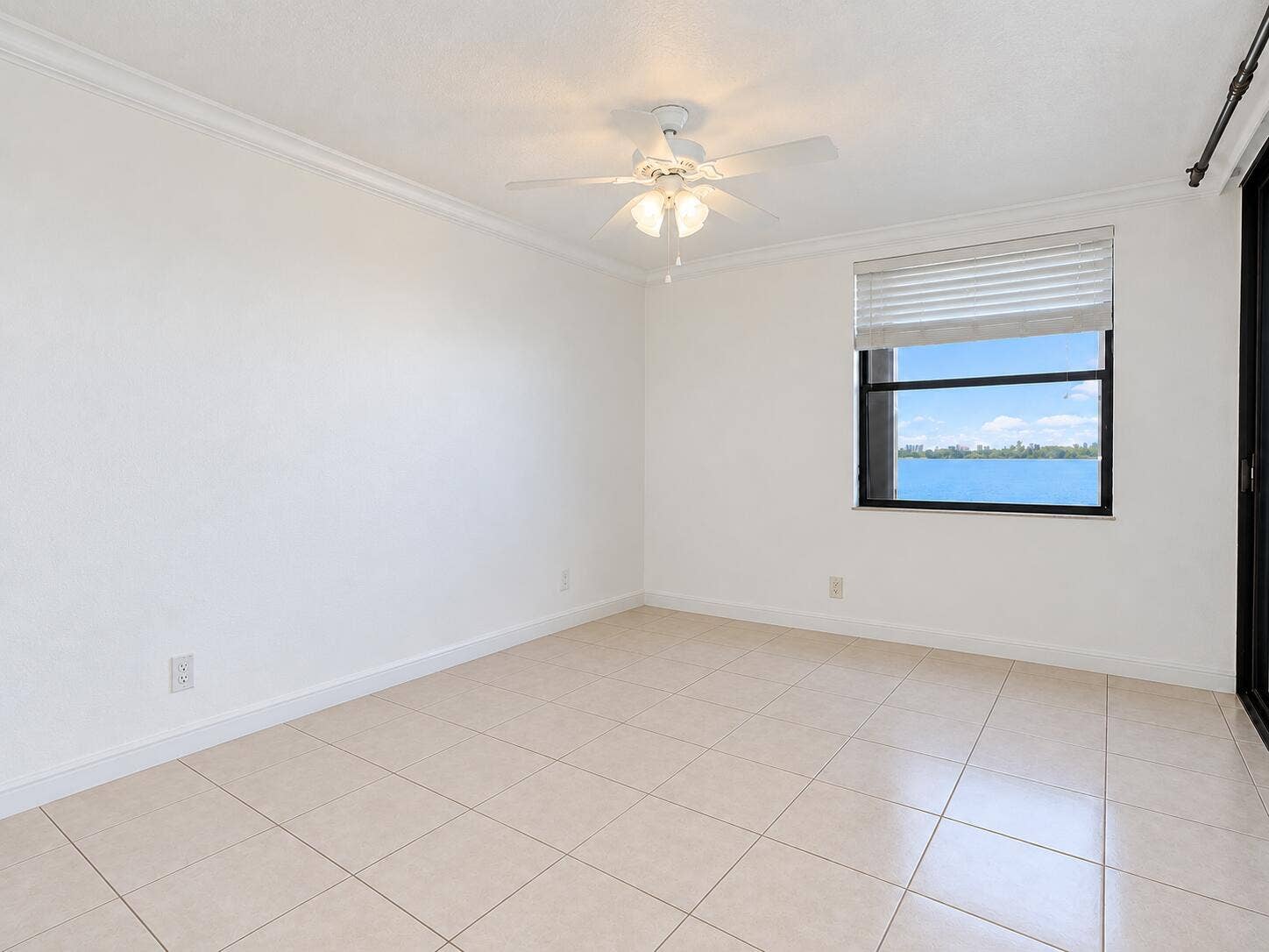 110 LAKE EMERALD Drive, #103, Oakland Park, FL 33309 Primary Bedroom