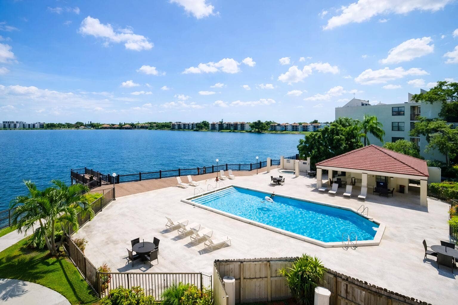 110 LAKE EMERALD Drive, #103, Oakland Park, FL 33309 Pool
