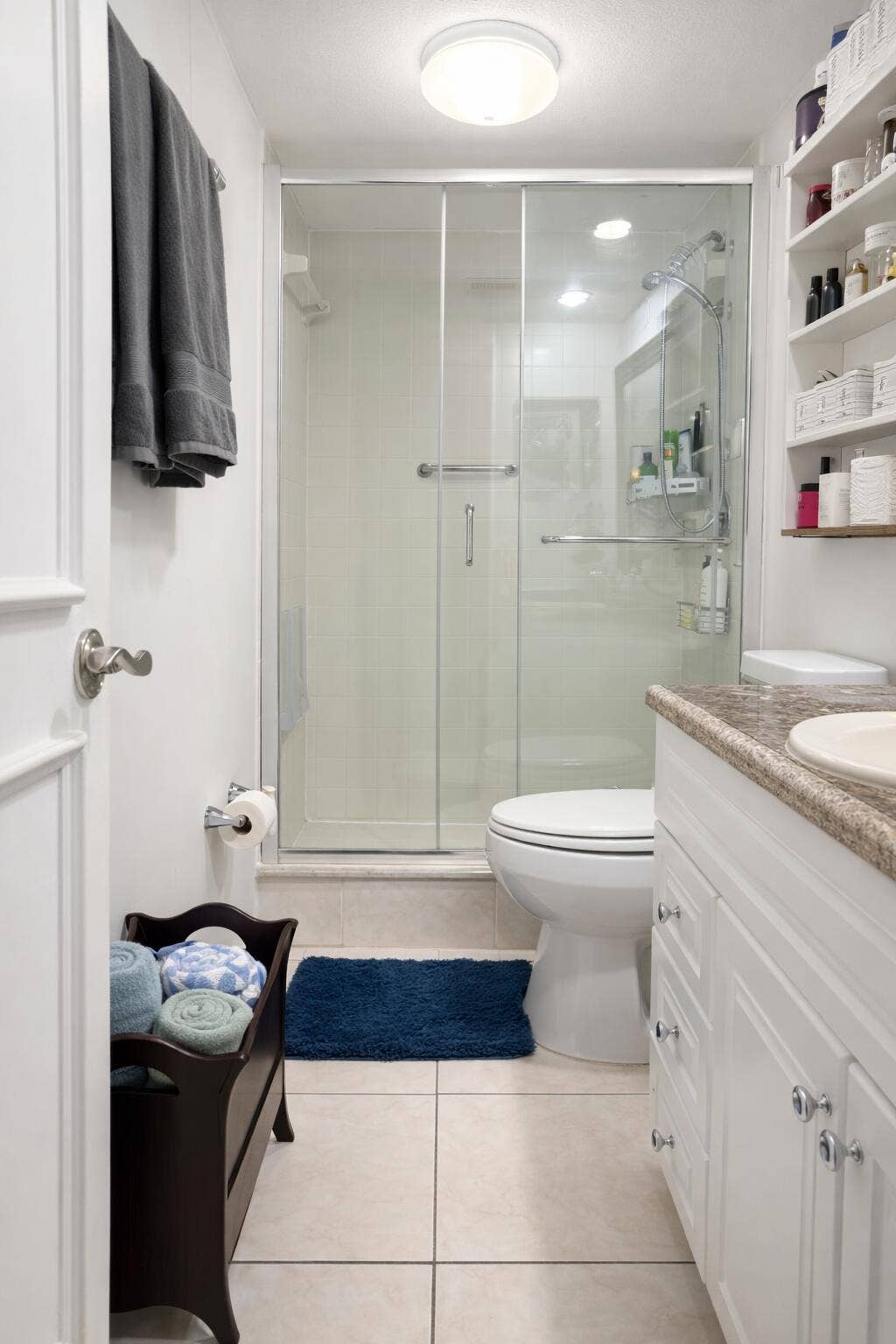 110 LAKE EMERALD Drive, #103, Oakland Park, FL 33309 Primary Bathroom