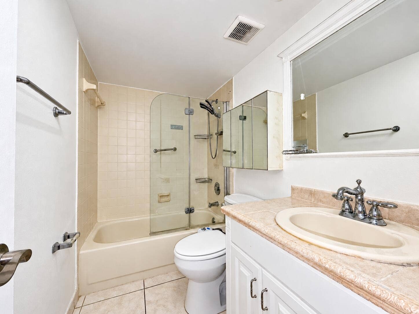 110 LAKE EMERALD Drive, #103, Oakland Park, FL 33309 Social Bathroom