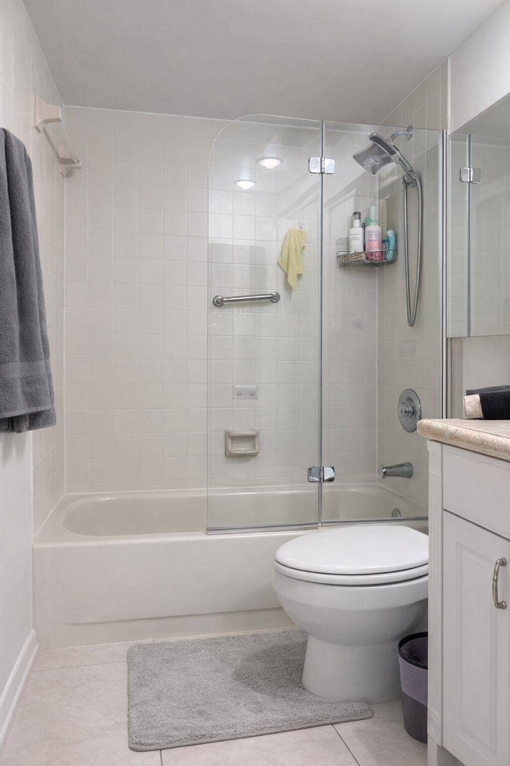 110 LAKE EMERALD Drive, #103, Oakland Park, FL 33309 Bathroom Two