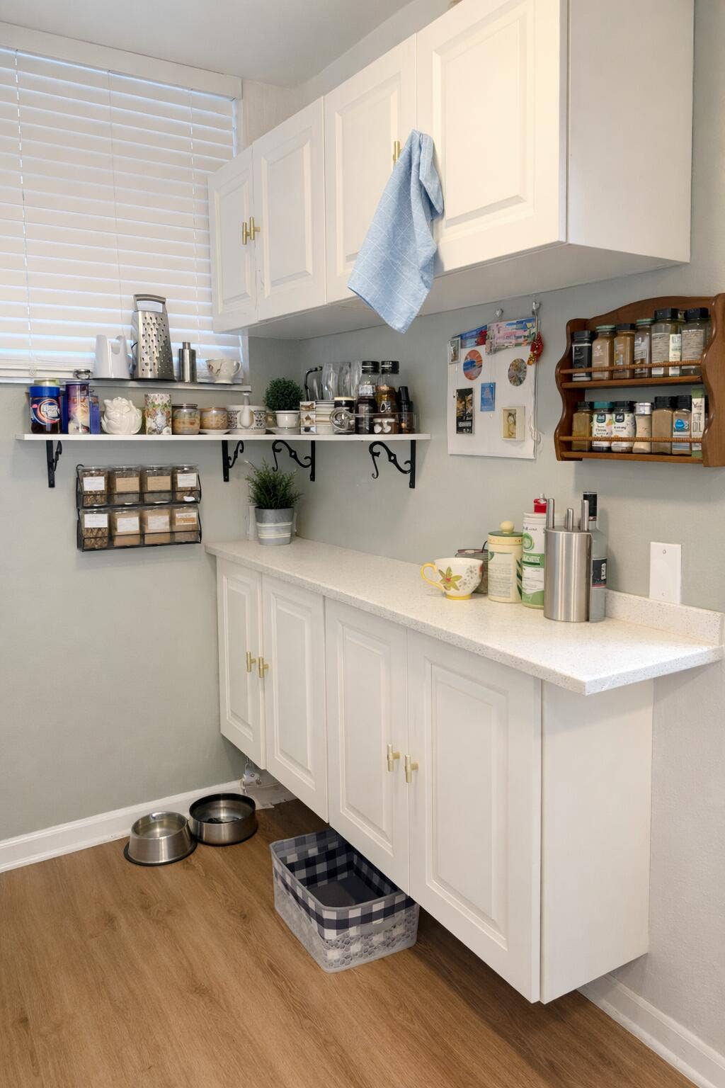 110 LAKE EMERALD Drive, #103, Oakland Park, FL 33309 Kitchen
