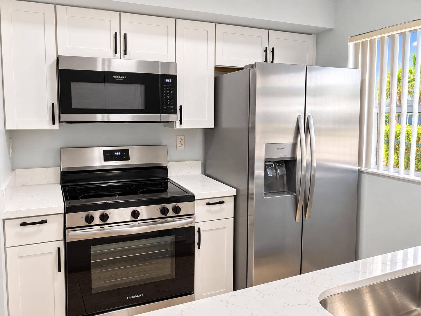18286 MEDITERRANEAN Boulevard, #202, Hialeah, FL 33015 Bright Modern Kitchen with Stainless App