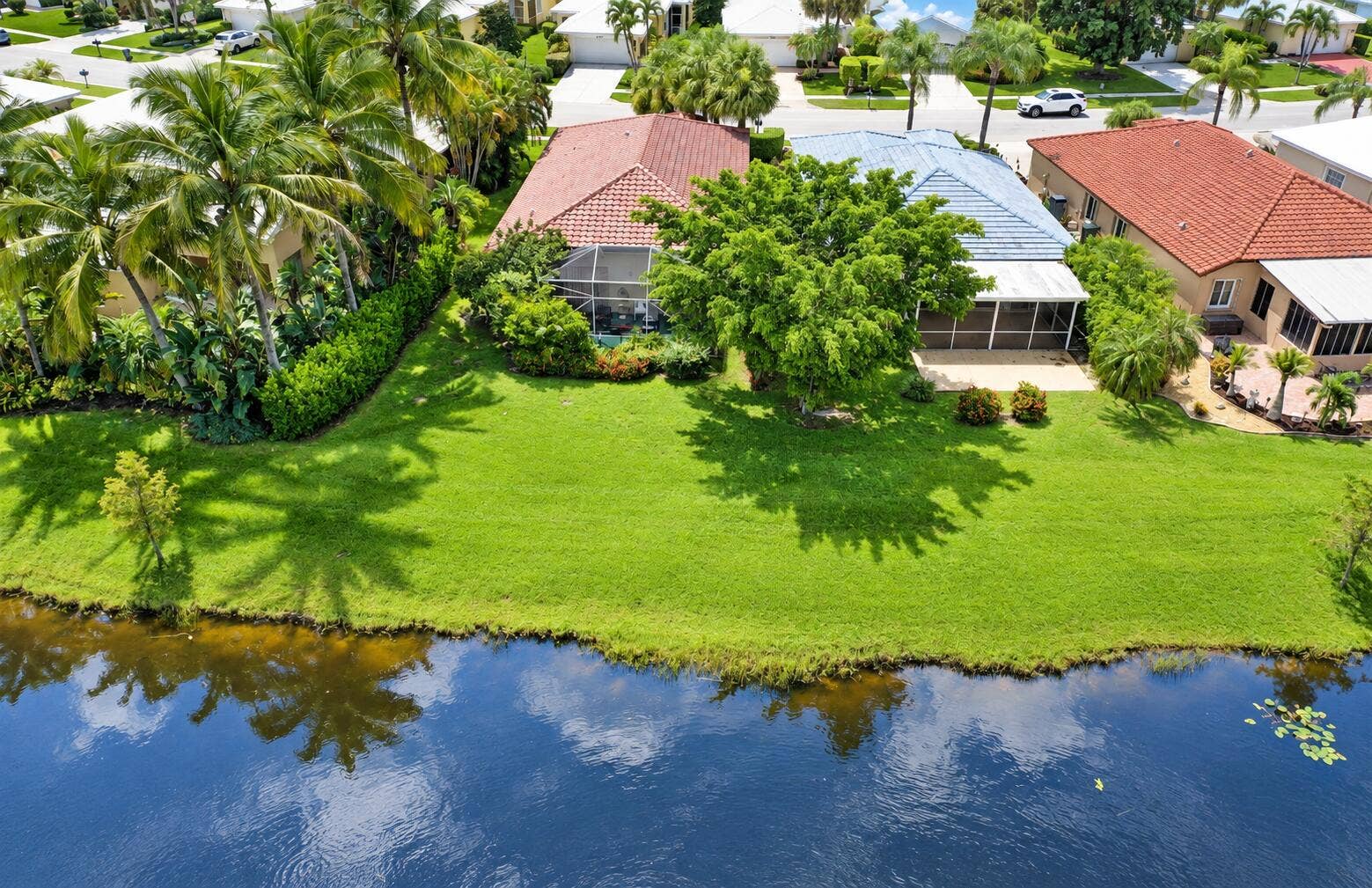 2546 COUNTRY GOLF Drive, Wellington, FL 33414 Private Lake Views