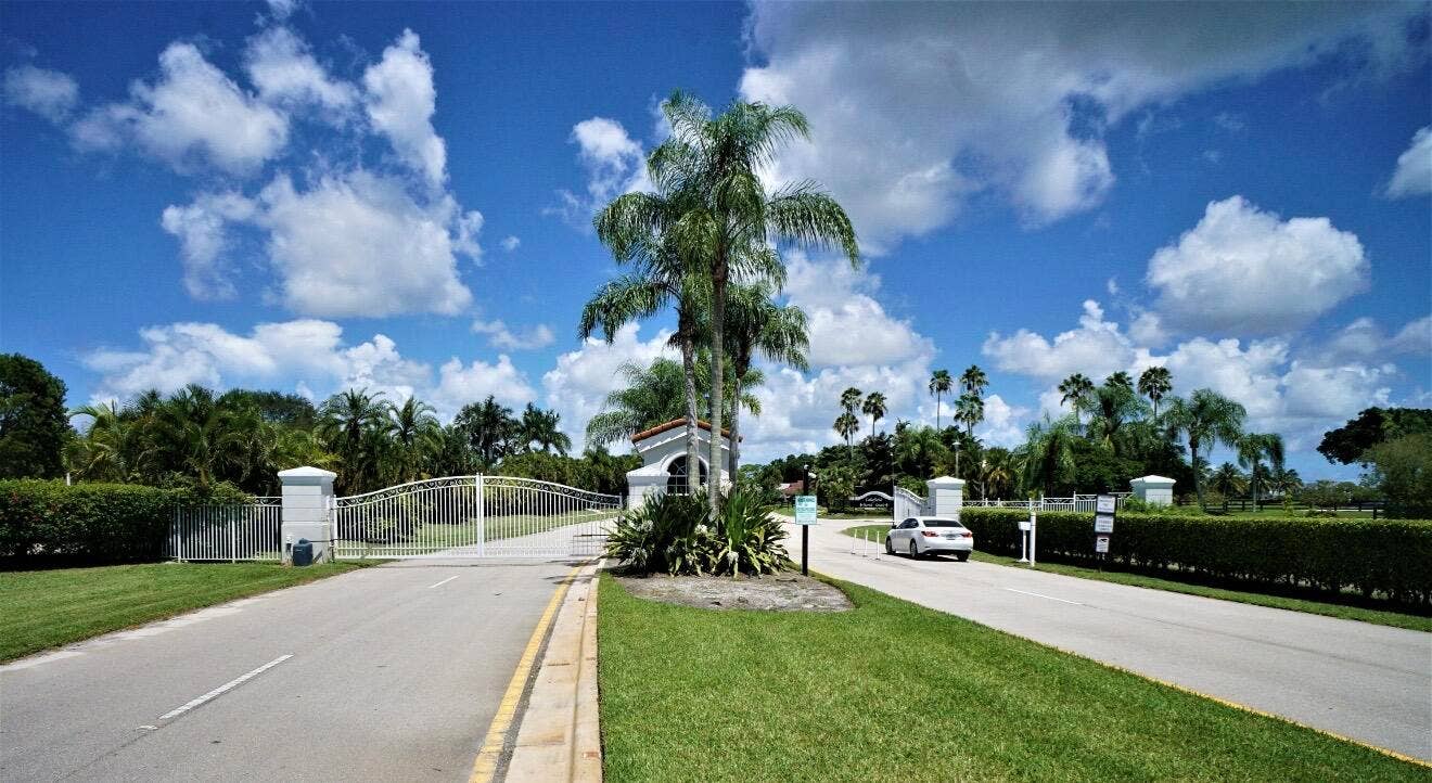 2546 COUNTRY GOLF Drive, Wellington, FL 33414 Gated Entry