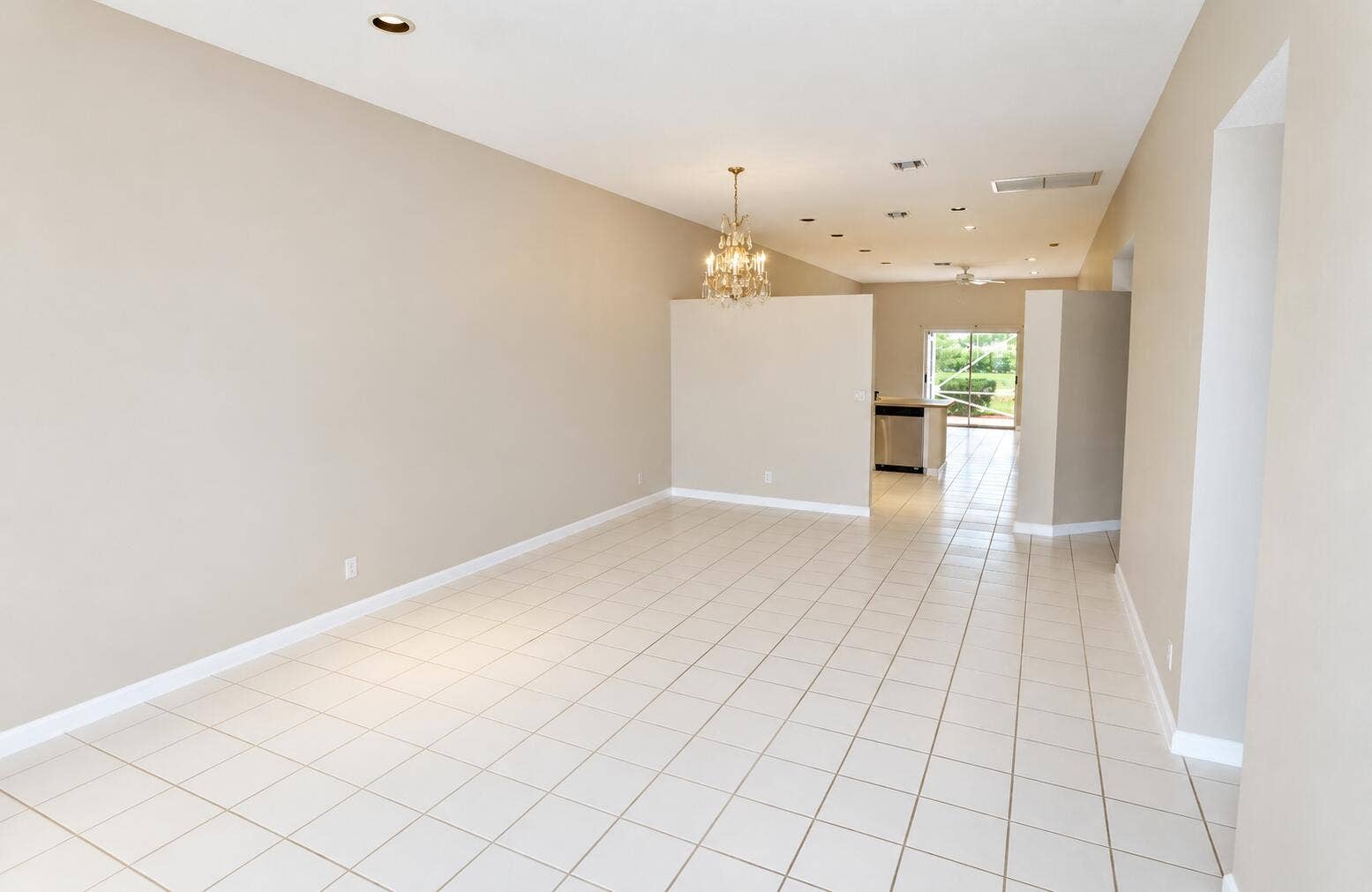 2546 COUNTRY GOLF Drive, Wellington, FL 33414 Living Room / Dining Room