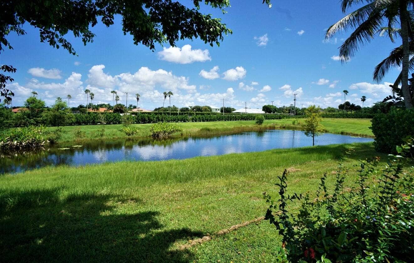 2546 COUNTRY GOLF Drive, Wellington, FL 33414 Lots of Privacy