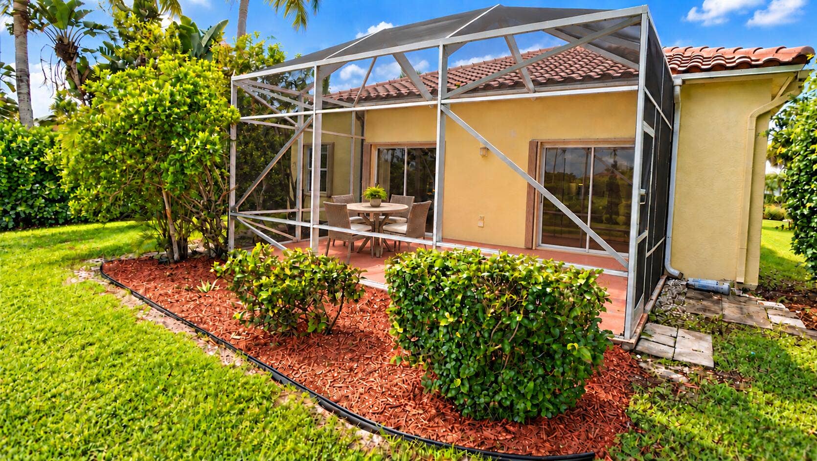 2546 COUNTRY GOLF Drive, Wellington, FL 33414 Well Manicured