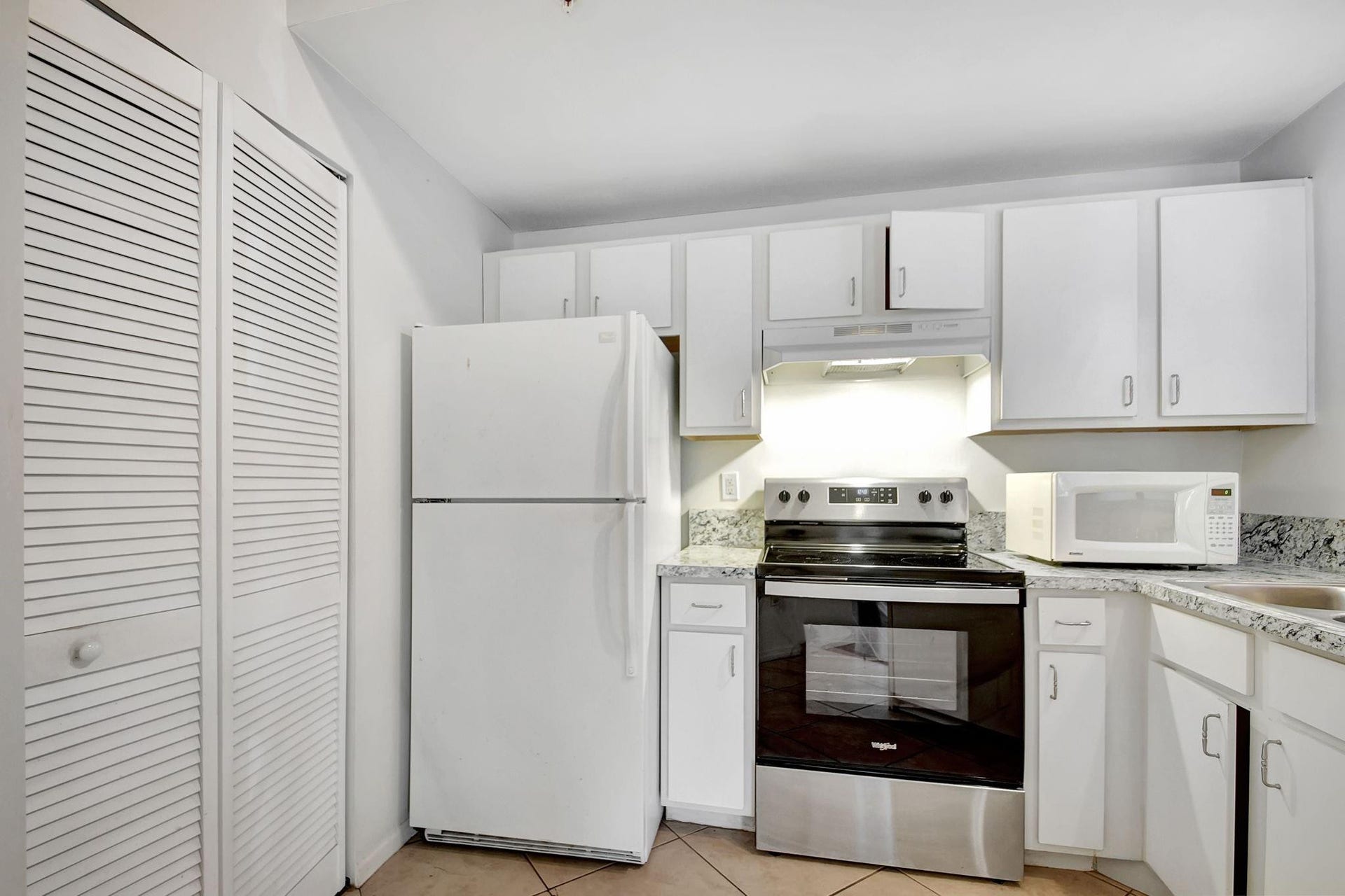 1200 Scotia Drive, #107, Hypoluxo, FL 33462 Photo 11