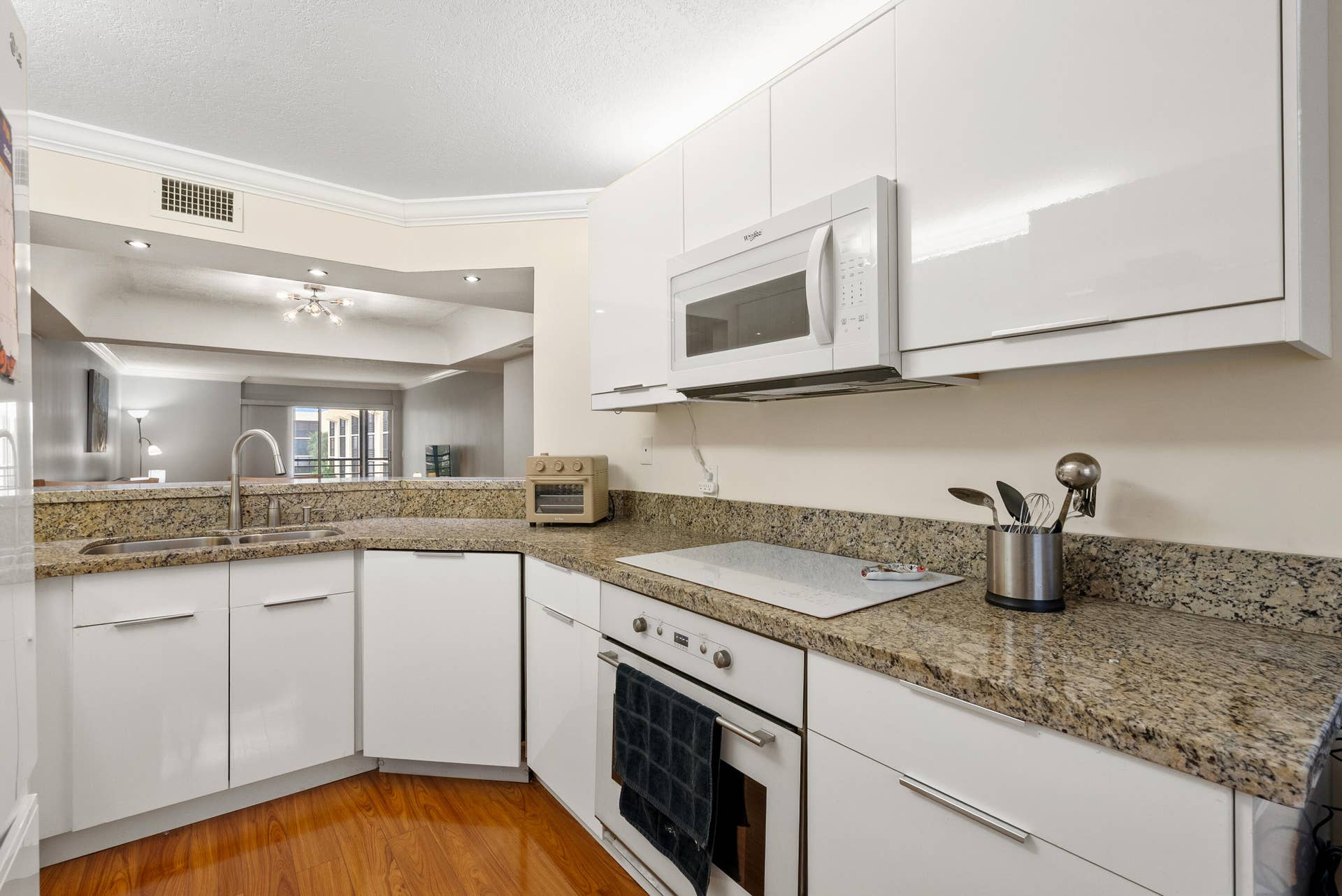 23385 Barwood Lane S, #308, Boca Raton, FL 33428 Granite Countertop