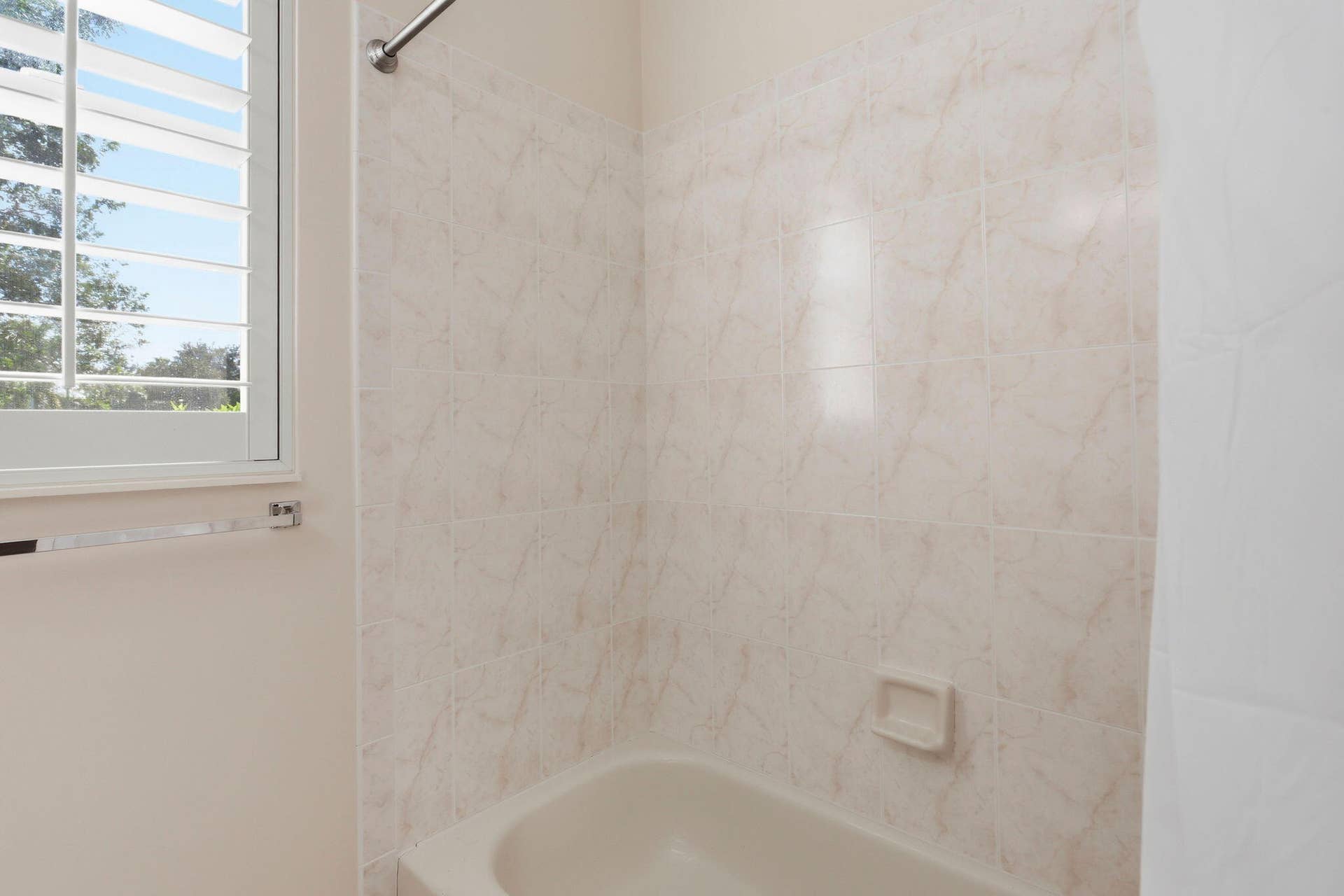 9299 Sapphire Cove Drive, West Palm Beach, FL 33411 28-web-or-mls-027_0E2A3145