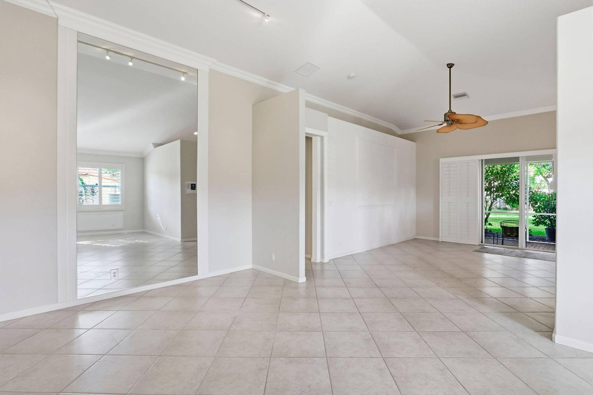 9299 Sapphire Cove Drive, West Palm Beach, FL 33411 Living Area