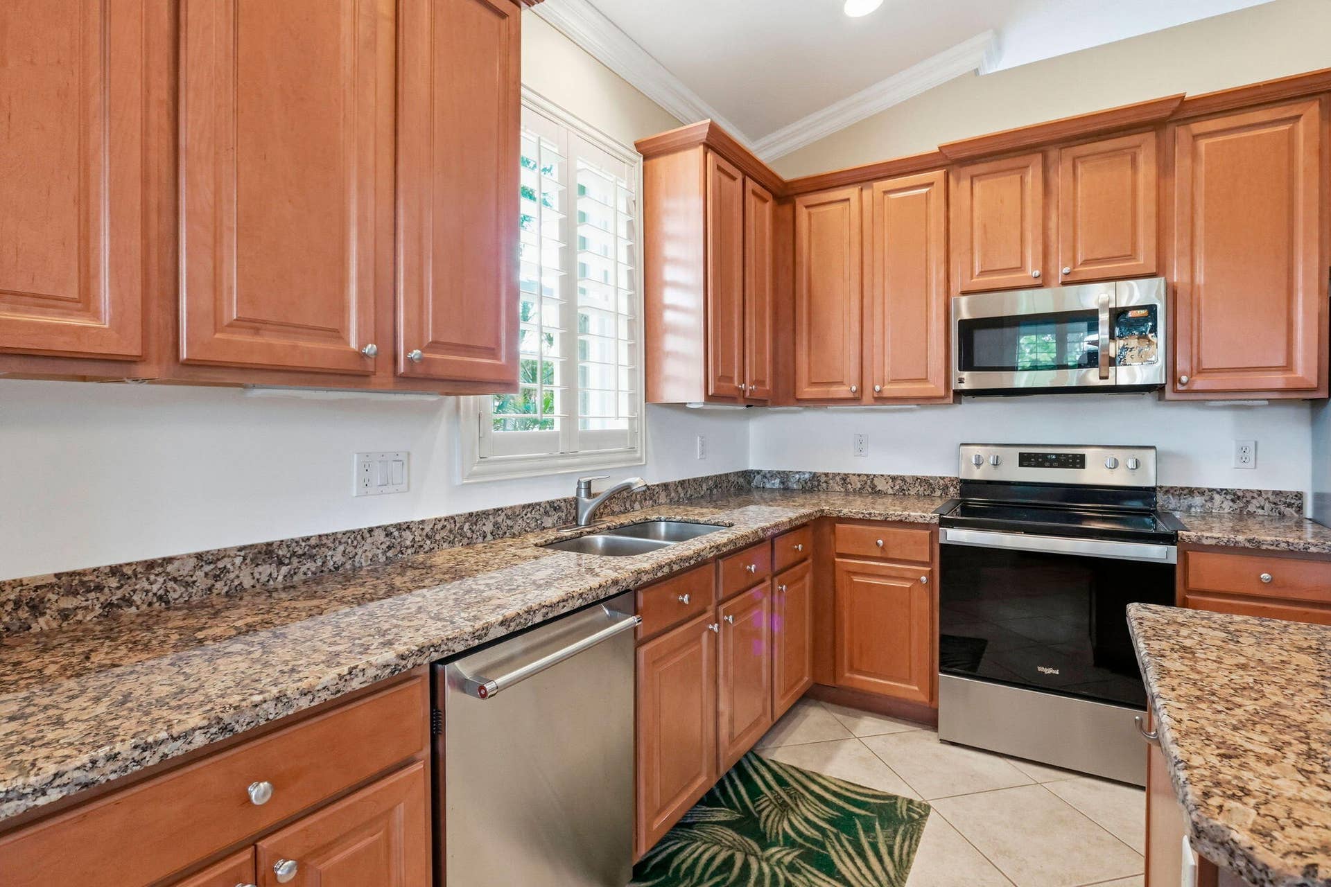 9299 Sapphire Cove Drive, West Palm Beach, FL 33411 Kitchen