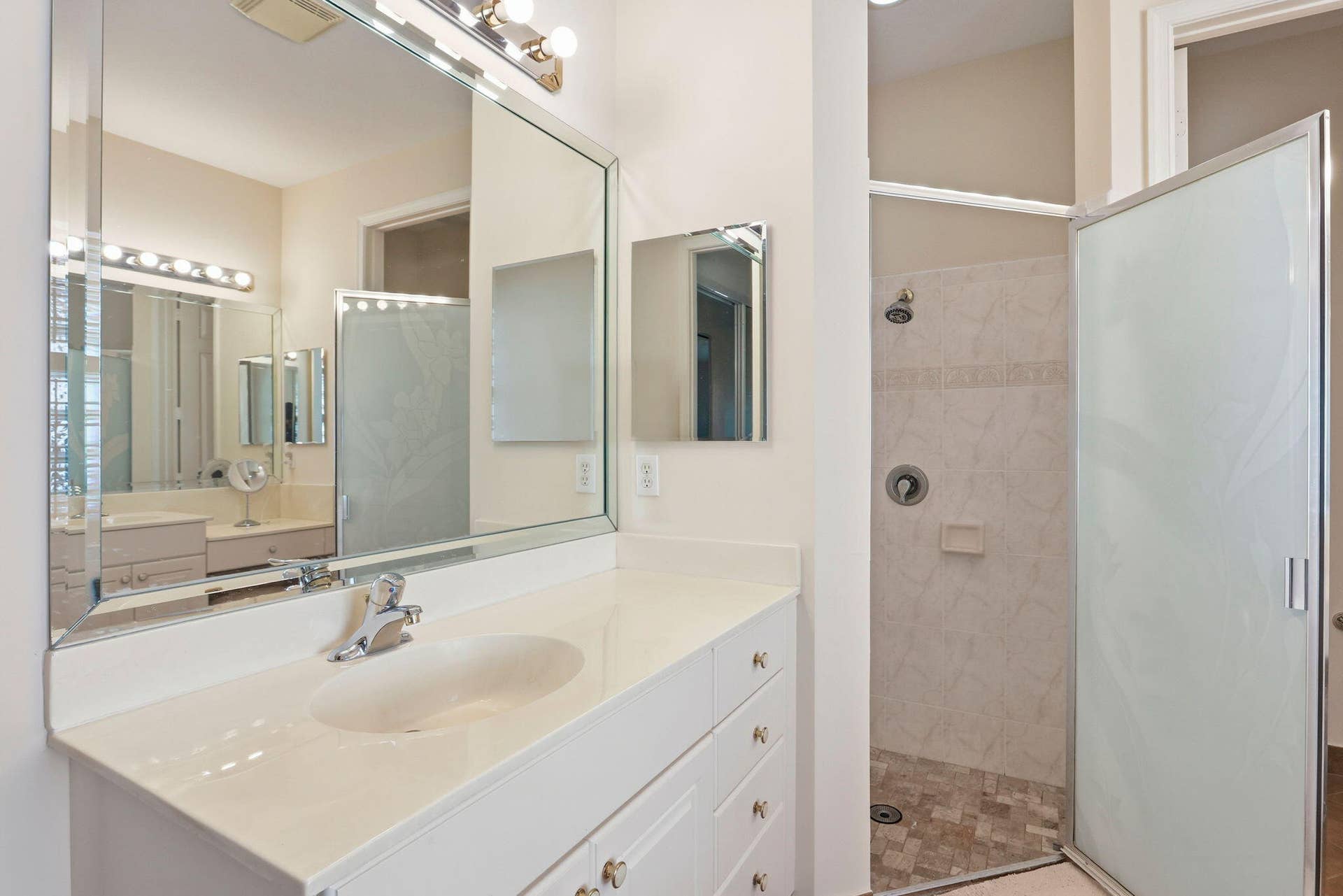 9299 Sapphire Cove Drive, West Palm Beach, FL 33411 Primary bath