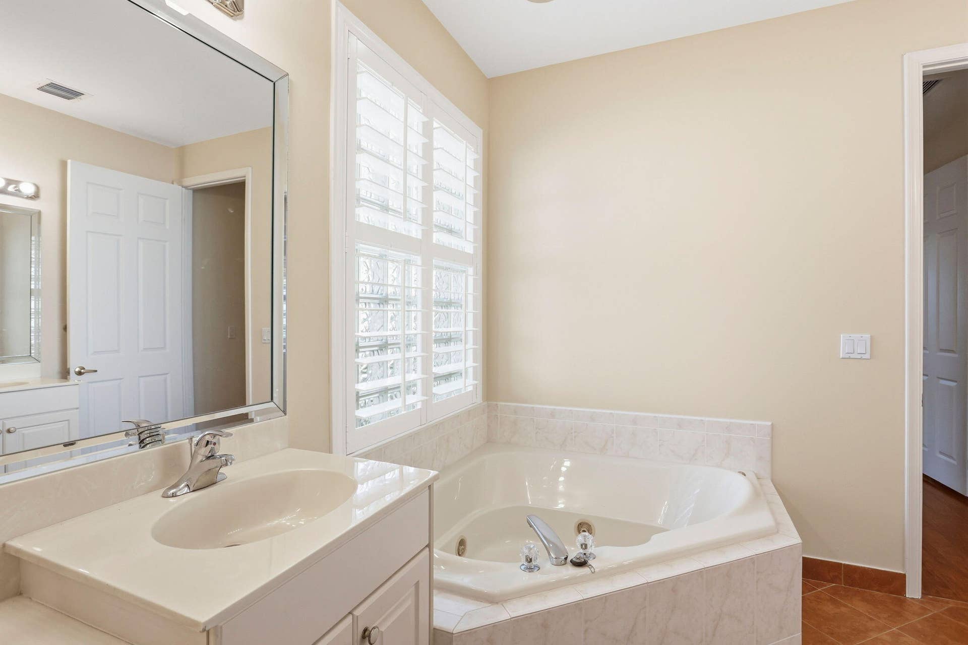 9299 Sapphire Cove Drive, West Palm Beach, FL 33411 Primary bath